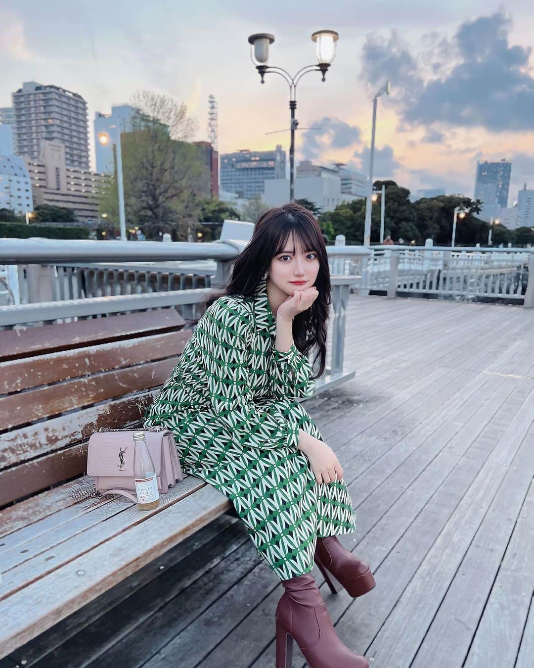 RIKAのインスタグラム：「🌱🥐🌉」
