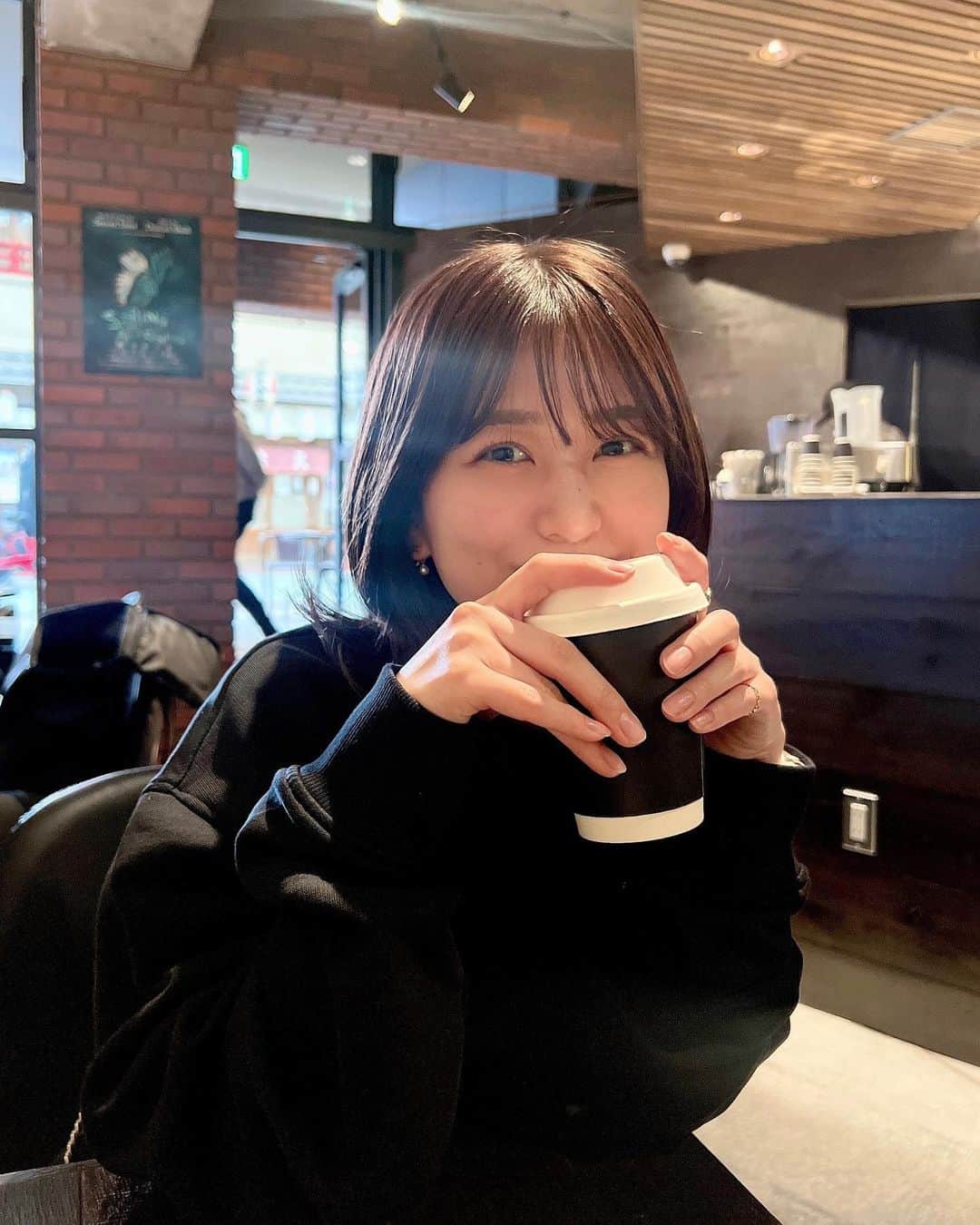 篠崎彩奈さんのインスタグラム写真 - (篠崎彩奈Instagram)「食後のコーヒー飲んでる時が とても幸せ...☺️☕️❤︎ #コーヒー #カフェ」4月2日 21時04分 - ayana.s_official