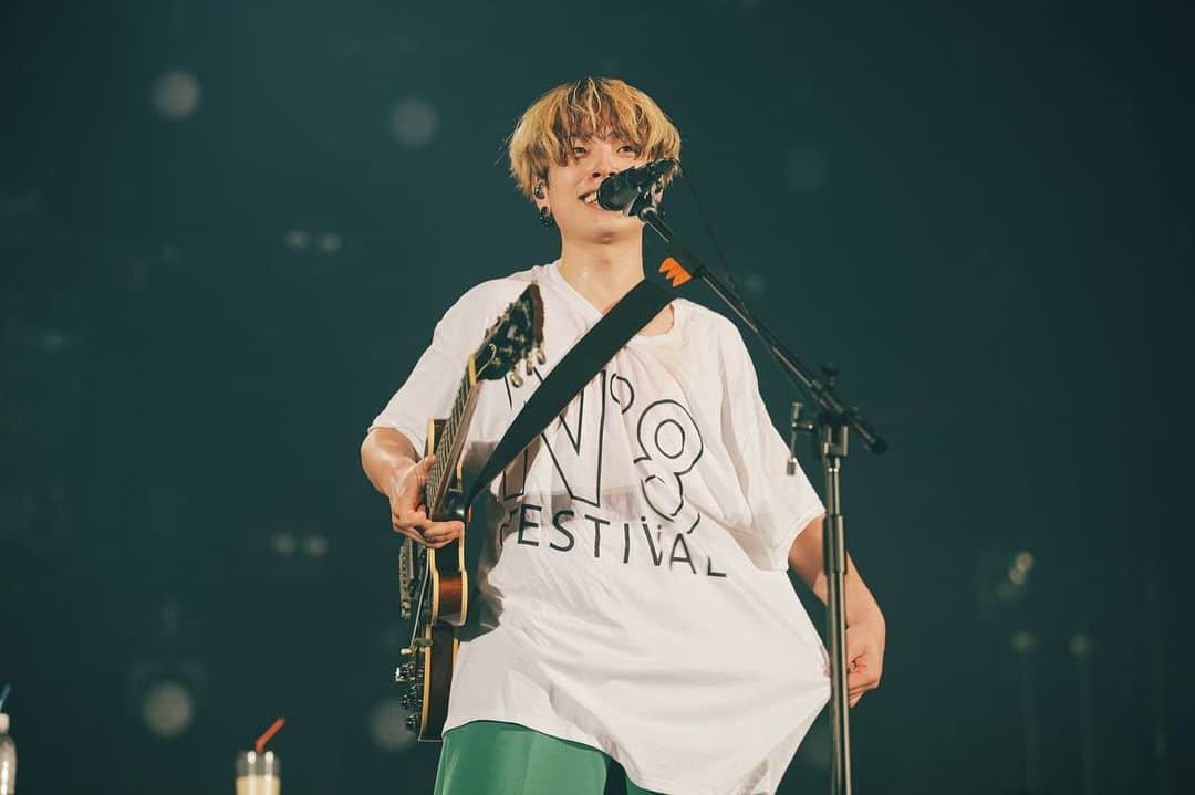 石原慎也のインスタグラム：「遠征から帰ってきました。ランニングとかウォーキング、ライブももちろんしたけど体重計は乗りたくない。  EIGHT BALL FESTIVAL 2023  photo by 日吉"JP"純平 @junpeihiyoshi」