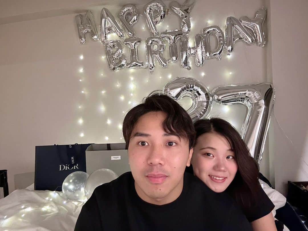佐々木大のインスタグラム：「今日で27歳になりました！  せりなちゃんいつもありがとう☺️  27歳は更に良い年に出来るよう頑張ります💪」