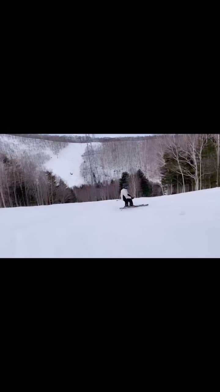MICHICのインスタグラム：「⛷ . . . ラストは、ルスツへ これにてスキーのリールはしばらくお休み  すっかり雪がなくなってグランド練習も再開 一ヵ月後には、陸上の春季大会 目標に向かって走りつづけよう！！ . . . #はなのスキー日記 ⛷」