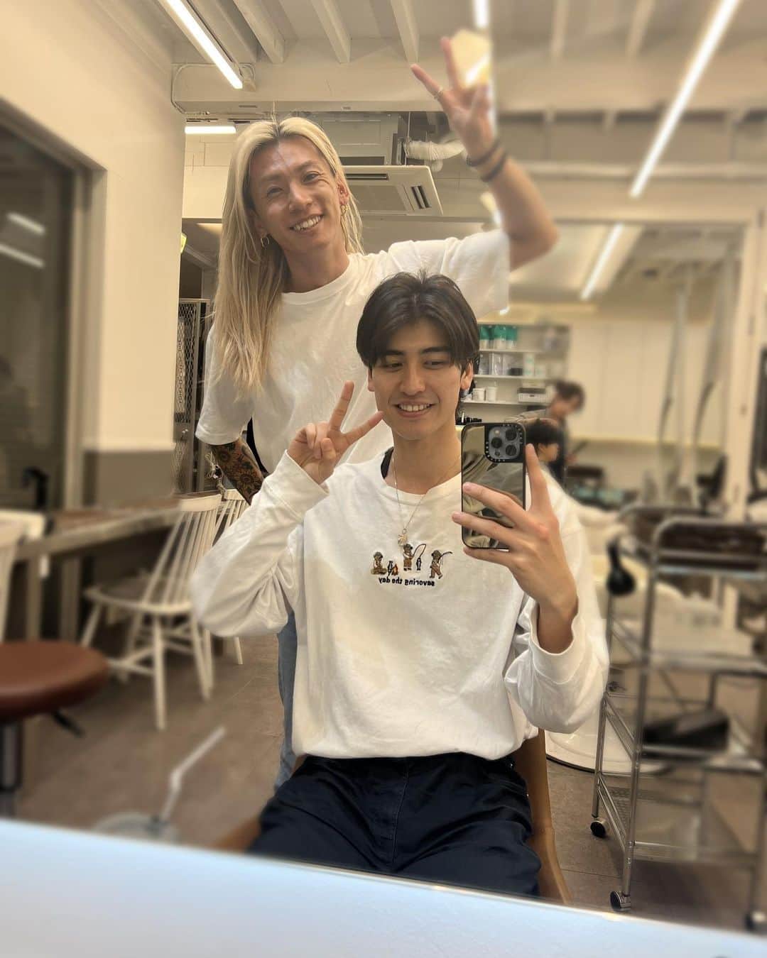 井阪郁巳さんのインスタグラム写真 - (井阪郁巳Instagram)「髪すっきり。気分がいい！  #井阪郁巳 #ご縁 #散髪  #いつもありがとうございます 💇‍♂️ @log_ryotakahashi  #インスタオシャレ化計画 #🫶 #swag #写真 #love #instagood  #좋아요 #ดีแค่ไหน #ชอบ #verynice」4月2日 21時38分 - ikumi_isaka_official