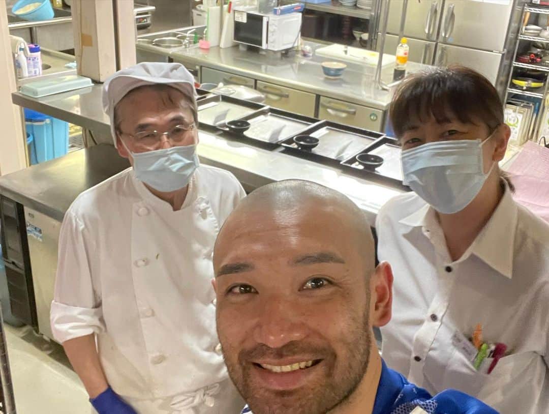 川又堅碁さんのインスタグラム写真 - (川又堅碁Instagram)「3月31日、無事退院。 ２ヶ月間、たくさんの人にお世話になりました！ 主治医、PT、AT、看護師、料理長、そしてリハビリ仲間。 感謝しても感謝しきれません。 本当にありがとうございました。 明日からまたリハビリが再開します！頑張ります！」4月2日 21時43分 - kawamatakengo_official
