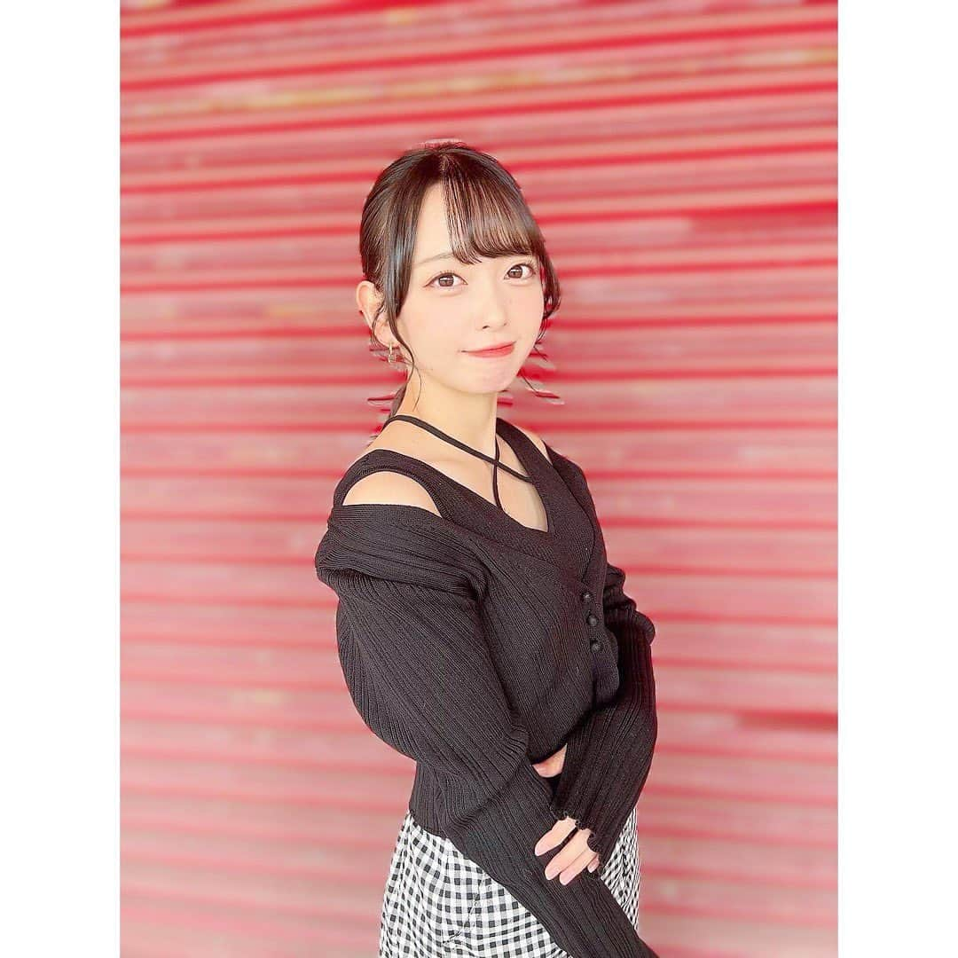 石田みなみのインスタグラム：「⁡ ⁡ 2日間のお話し会 ありがとうございました☺︎ ⁡ 毎時間毎時間楽しすぎるから 早く話したい！ってもうなってる🫶 ⁡ 今日の服装はいつも あまり着ないタイプだけど こういう系統も良いなあと思いました！ ⁡ これからもいろんな服装 チャレンジしていこうと思います🤍 ⁡ #STU48 #charmingtrip #idol #アイドル #Stucharmingtrip #石田みなみ #息をする心 #お話し会 #earthmusicandecology #ootd ⁡」