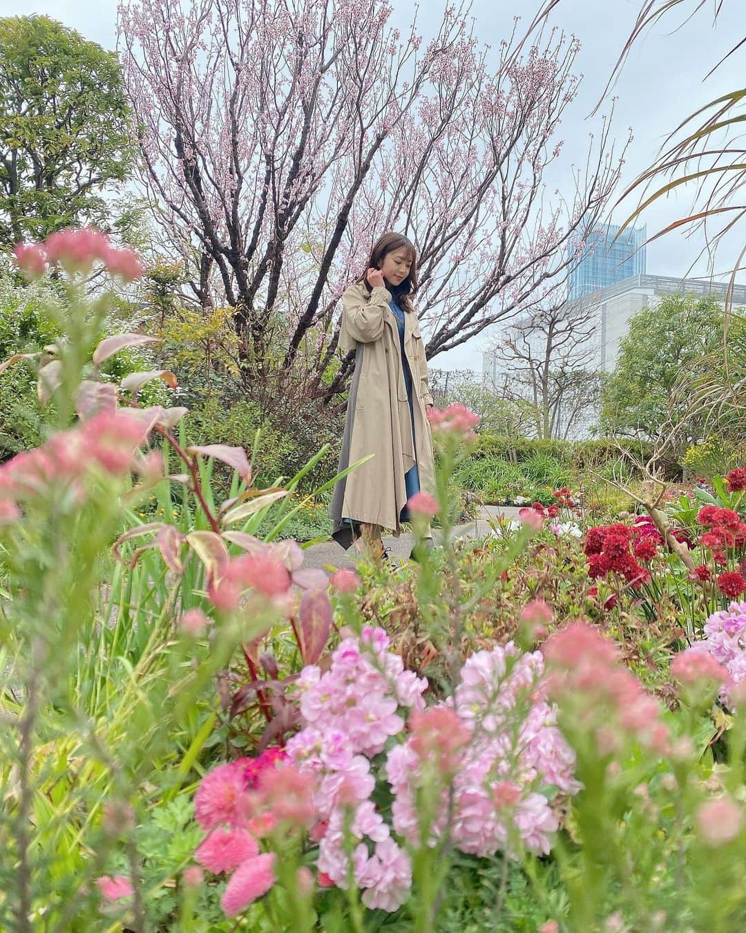 成田梨紗さんのインスタグラム写真 - (成田梨紗Instagram)「あっという間に4月〜🌸 ⁡ 桜散っちゃうの寂しいな〜🌸 ⁡ プロ野球も開幕してわくわく〜🌸 ⁡ 今シーズンも楽しみだーーー⚾️🙌🏻✨ ⁡ #4月 #新学期 #桜 #春ですね」4月2日 21時52分 - narita_risa