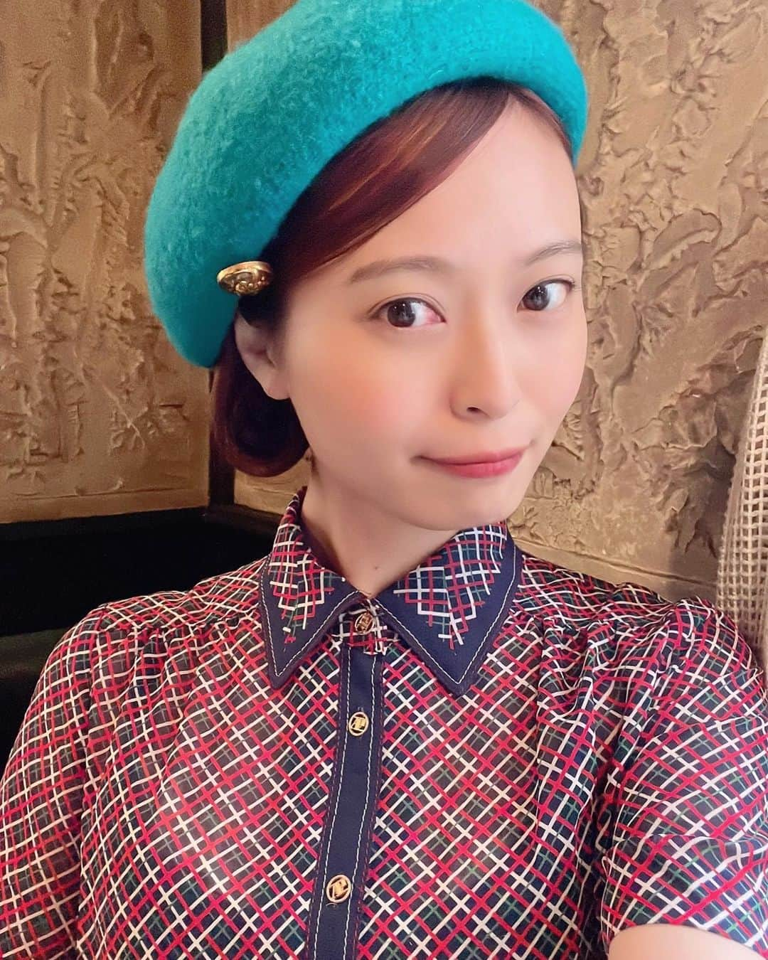 榊本麻衣さんのインスタグラム写真 - (榊本麻衣Instagram)「🎠☆。.:＊・゜ ⁡ ⁡ 先日の動画の撮影で 60'sの昭和レトロな女子になりました💐 ⁡ ヘアもボブ風にしていただいて いつもと違う雰囲気にワクワク💖 ⁡ ⁡ 公開日楽しみだなぁ♡ ⁡ ⁡ #広告撮影 #動画撮影 #撮影 #モデル #ムービー #昭和レトロ #レトロ #ベレー帽 #ワンピース」4月2日 22時06分 - maipipii