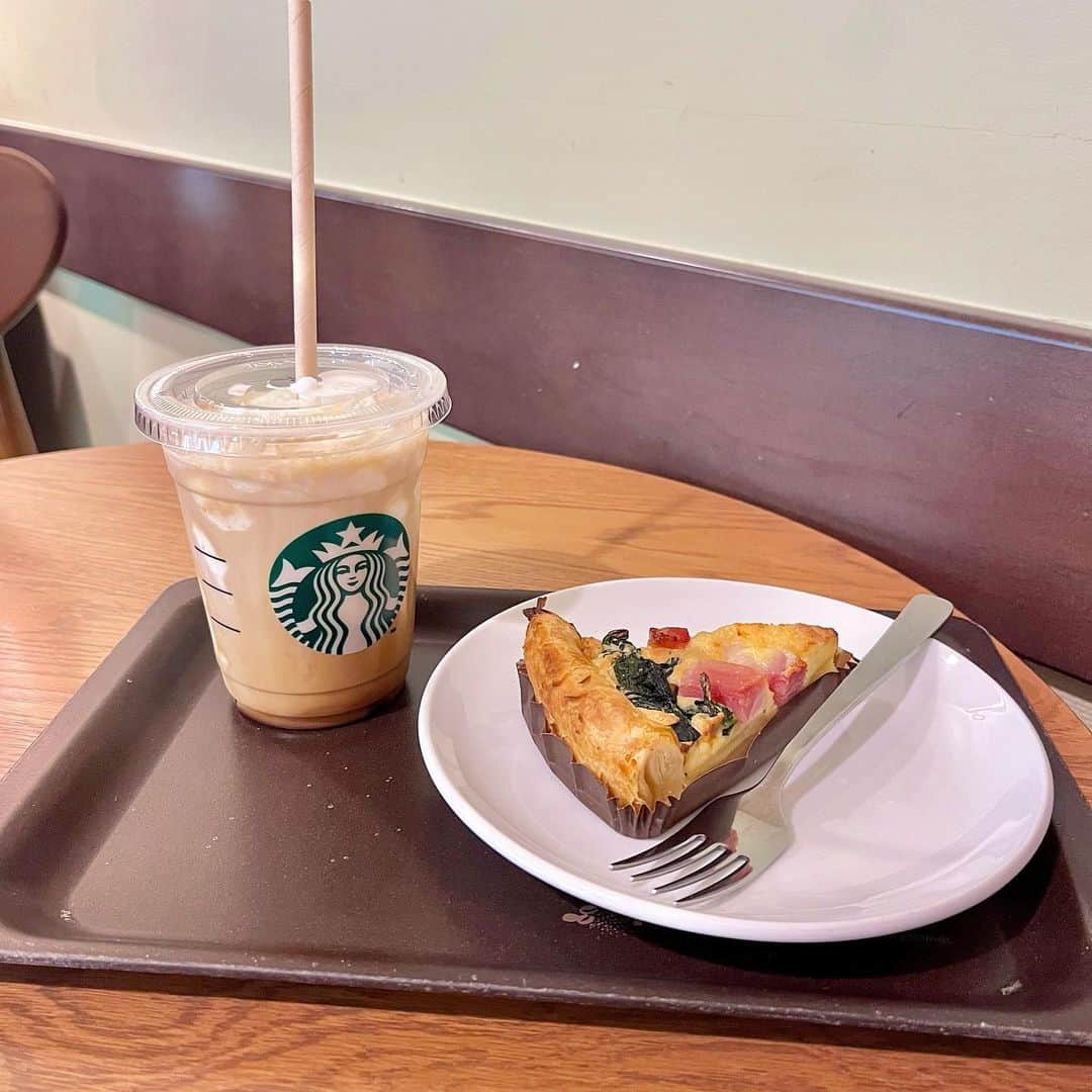 ちーちゃんさんのインスタグラム写真 - (ちーちゃんInstagram)「🍕  #スタバ#スタバラ部#キッシュ#Starbucks#starbuckscoffee#cafe」4月2日 22時22分 - ___c.chan__