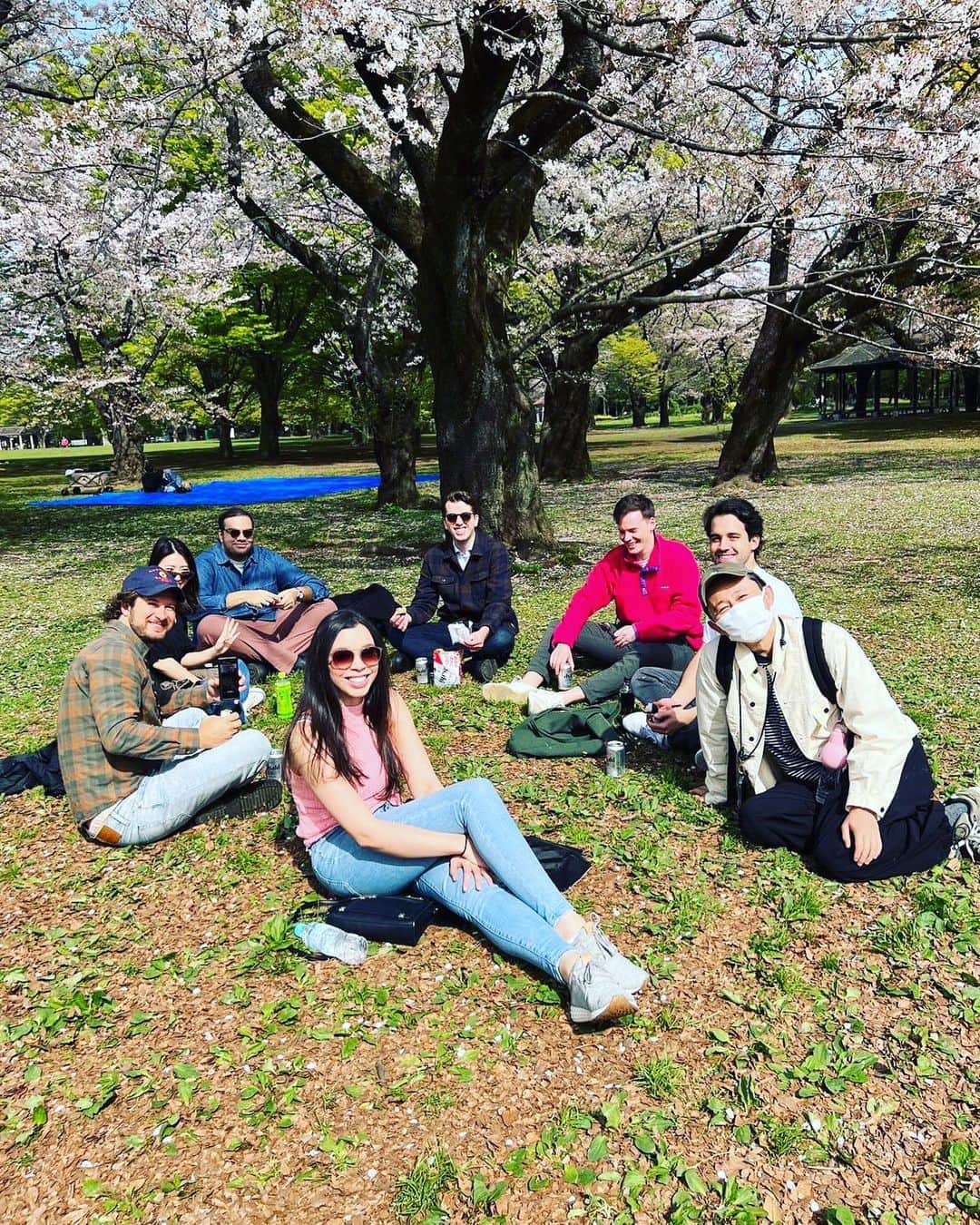 有吉弘行さんのインスタグラム写真 - (有吉弘行Instagram)「花見。」4月2日 22時47分 - ariyoshihiroiki