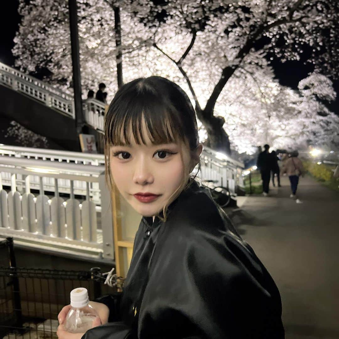 佐藤そるとのインスタグラム：「桜って本当に好き。可愛い。ぴんく。幸せ。フワフワ。モコモコ。ぴらぴら。」