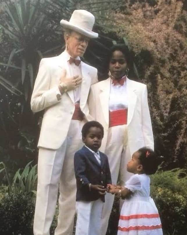 ティファニー・キャデラックのインスタグラム：「Real Family Man 🤍  @king.yellowman with wife Rosie, their children Karim and Kreema」