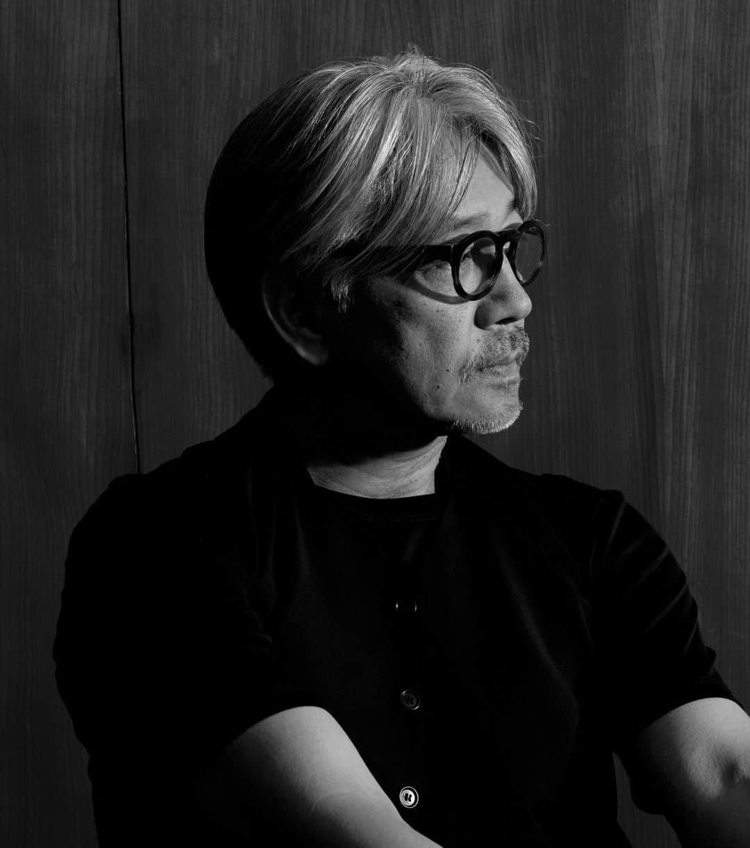VERBALのインスタグラム：「数々のインスピレーション、そして素晴らしい音楽を通して新たな可能性を切り開いていただきましてありがとうございました。ご冥福をお祈りいたします。  Thank you for inspiring the world! Your music is truly transcendental and will live with us forever. Honored to have worked with a true legend. Rest in peace🕊️」