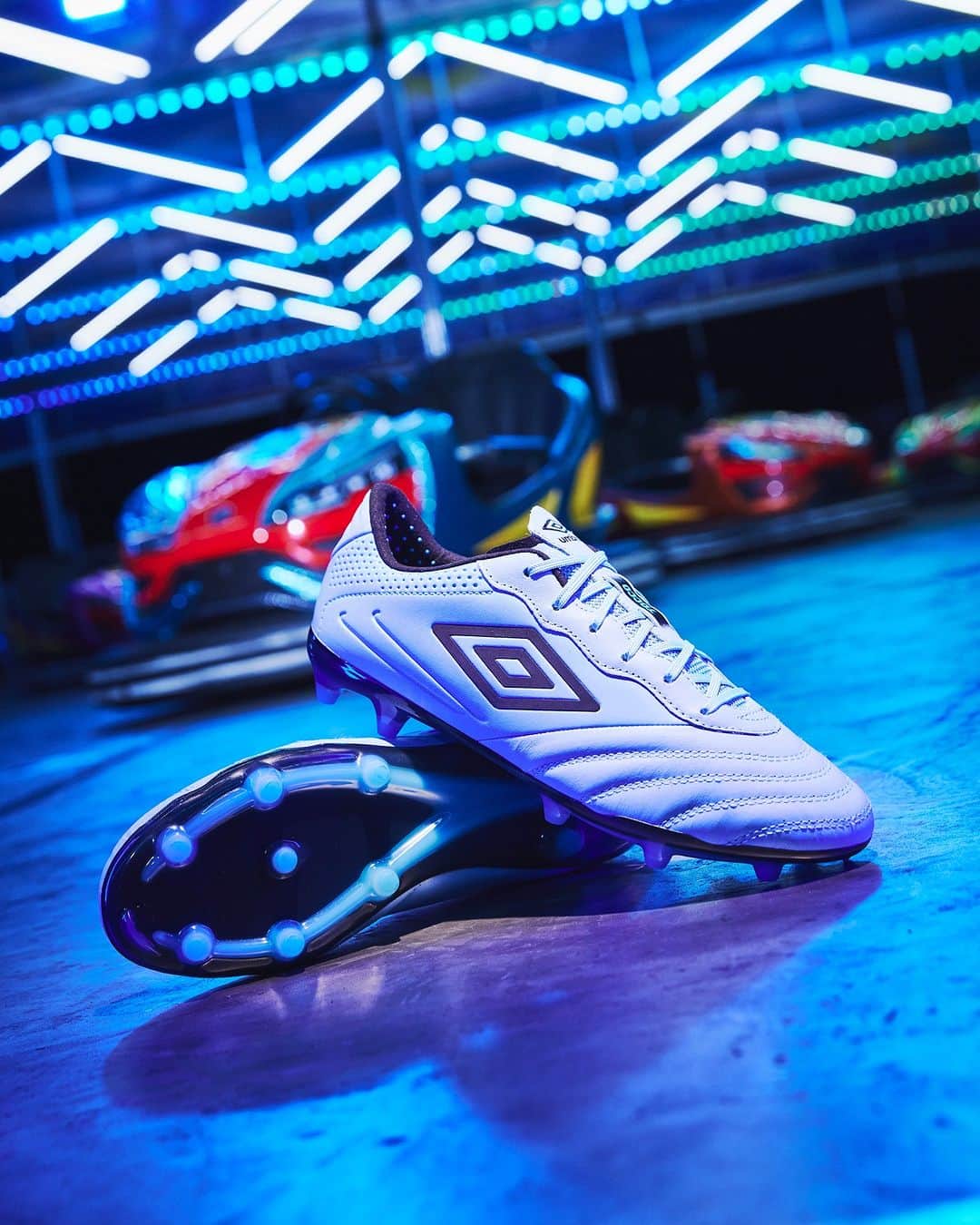 UMBROのインスタグラム：「Tocco 3 & Velocita Alchemist. Which pair are you choosing?  Comment below👇.  #umbro #heretoplay #thisisourgame #football #footballboots」