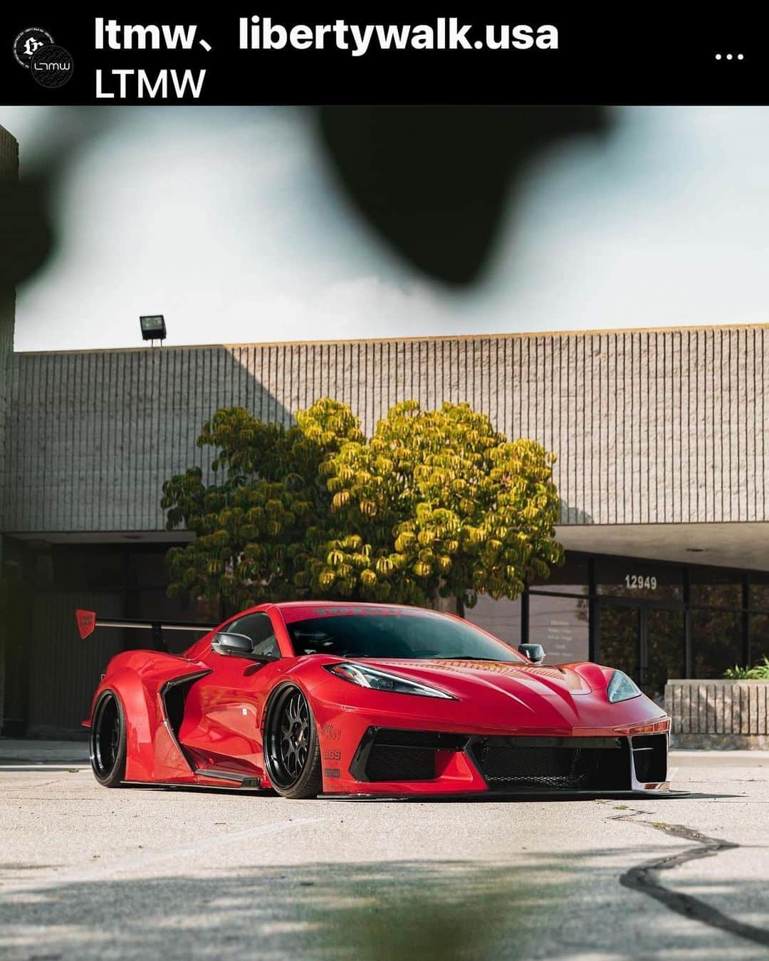 Wataru Katoさんのインスタグラム写真 - (Wataru KatoInstagram)「LIBERTY WALK 　　LBWK LB⚡︎WORKS CHEVROLET CORVETTE C8 USA LTMW SHOP🙂 @chevrolet  @chevrolet__corvette  @yokohama.rubber  #libertywalk#lbwk#chevrolet #chevrolete #chevroletcorvette #chevroletcamaro #widebody#c8#lbworks#libertywalkc8 #stance#stancelife #alammd#red#usa#ltma#lb」4月2日 23時27分 - libertywalkkato