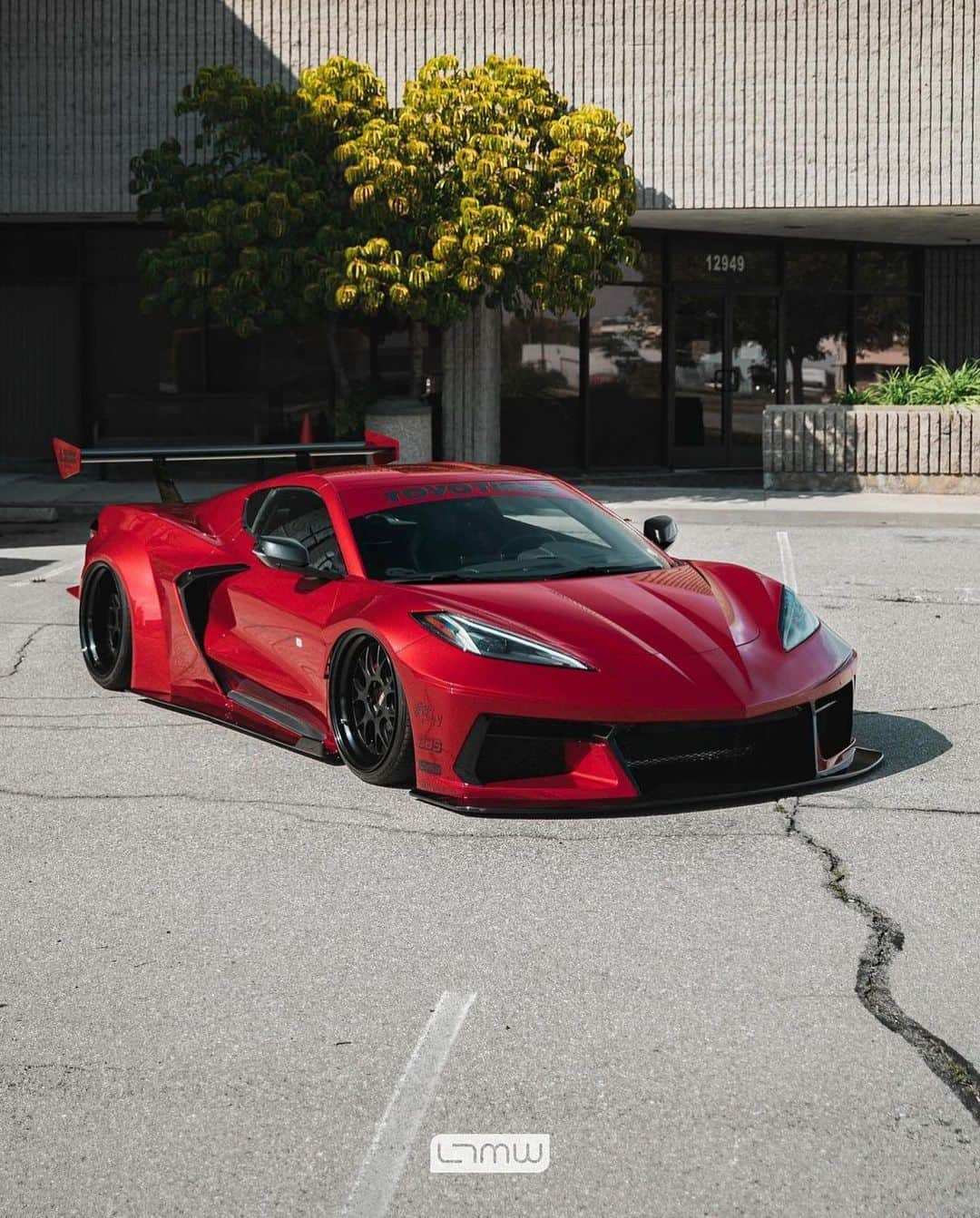Wataru Katoさんのインスタグラム写真 - (Wataru KatoInstagram)「LIBERTY WALK 　　LBWK LB⚡︎WORKS CHEVROLET CORVETTE C8 USA LTMW SHOP🙂 @chevrolet  @chevrolet__corvette  @yokohama.rubber  #libertywalk#lbwk#chevrolet #chevrolete #chevroletcorvette #chevroletcamaro #widebody#c8#lbworks#libertywalkc8 #stance#stancelife #alammd#red#usa#ltma#lb」4月2日 23時27分 - libertywalkkato