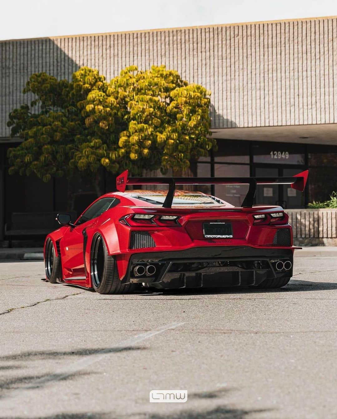 Wataru Katoさんのインスタグラム写真 - (Wataru KatoInstagram)「LIBERTY WALK 　　LBWK LB⚡︎WORKS CHEVROLET CORVETTE C8 USA LTMW SHOP🙂 @chevrolet  @chevrolet__corvette  @yokohama.rubber  #libertywalk#lbwk#chevrolet #chevrolete #chevroletcorvette #chevroletcamaro #widebody#c8#lbworks#libertywalkc8 #stance#stancelife #alammd#red#usa#ltma#lb」4月2日 23時27分 - libertywalkkato