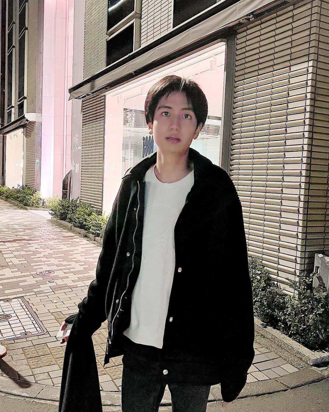 夢屋まさるのインスタグラム：「僭越ながら26歳になりました‼️ 激動の一年でしたけど、振り返れば良い一年デジタ！！ 1番大切な人に1日かけてお祝いもしてもらって(プレゼントからご飯から桜見に連れってくれて)感謝感謝🥲 そしてなりより両親にもとにかく感謝ですね！ 26も健康に良い一年にできるよう頑張ります😛」