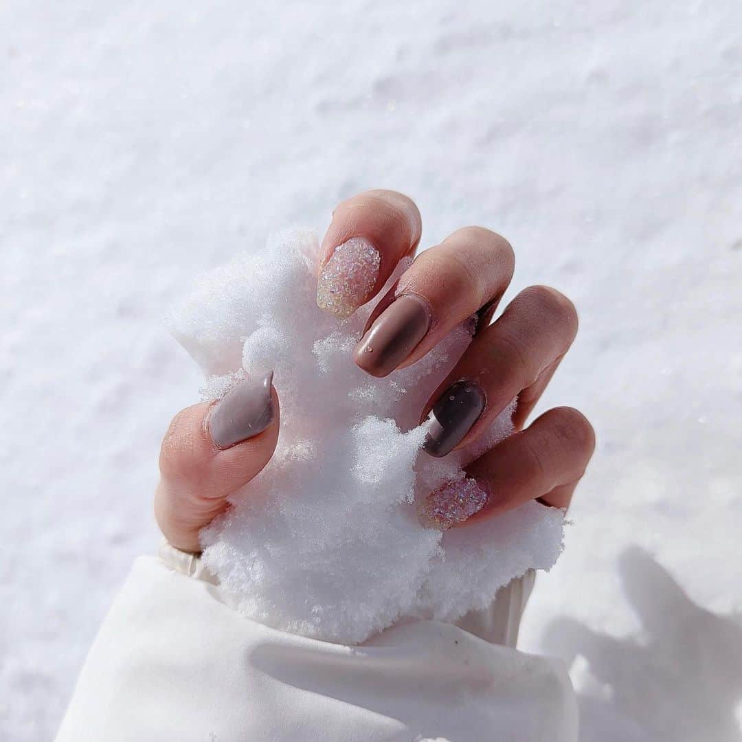 Erieのインスタグラム：「winter nails☃️🤍 @noriho_nail  @regen_lab_」