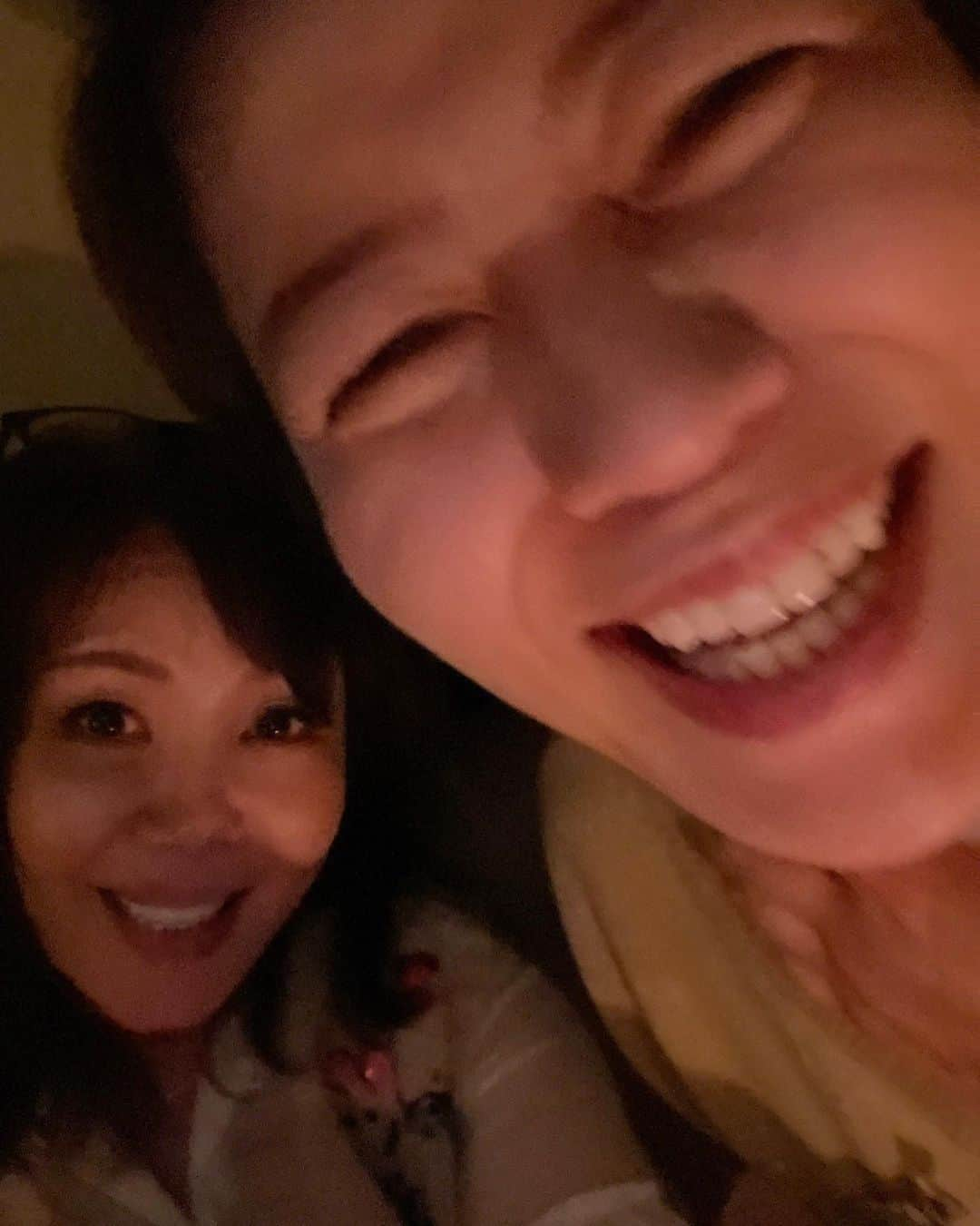 青木さやかさんのインスタグラム写真 - (青木さやかInstagram)「誕生日を祝っていただきました。なんとも楽しく美味しい時間。まだまだ話したいが仕方なく切り上げた夜。 我らがお姉さま！菜摘さんありがとうございます！ #小川菜摘　さん #笑いと元気をいただいて #誕生日 #ベージュのベストを着ていきましたら菜摘さんもベージュのベストで！」4月2日 23時56分 - sayaka___aoki