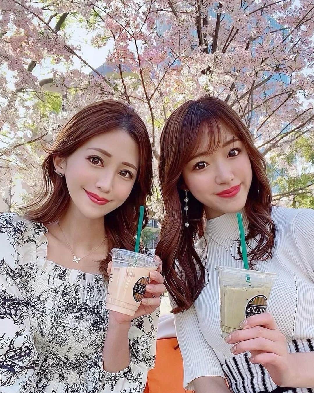 山下莉果のインスタグラム：「可愛い子とアフタヌーンティー🫖して、お花見🌸して幸せTimeすぎた🥰🫶✨ @noa_beautycare75 💓 #コートヤードバイマリオット名古屋 #アフタヌーンティー#久屋大通パーク #🫖#お花見#桜#🌸」