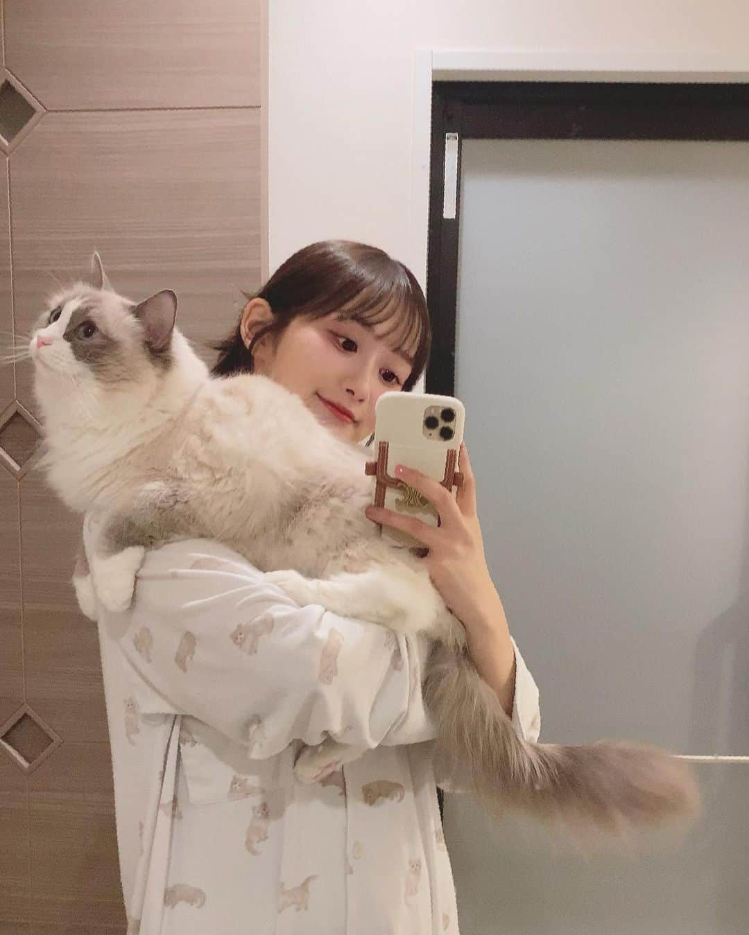 南早紀のインスタグラム：「ただいま！☺️」