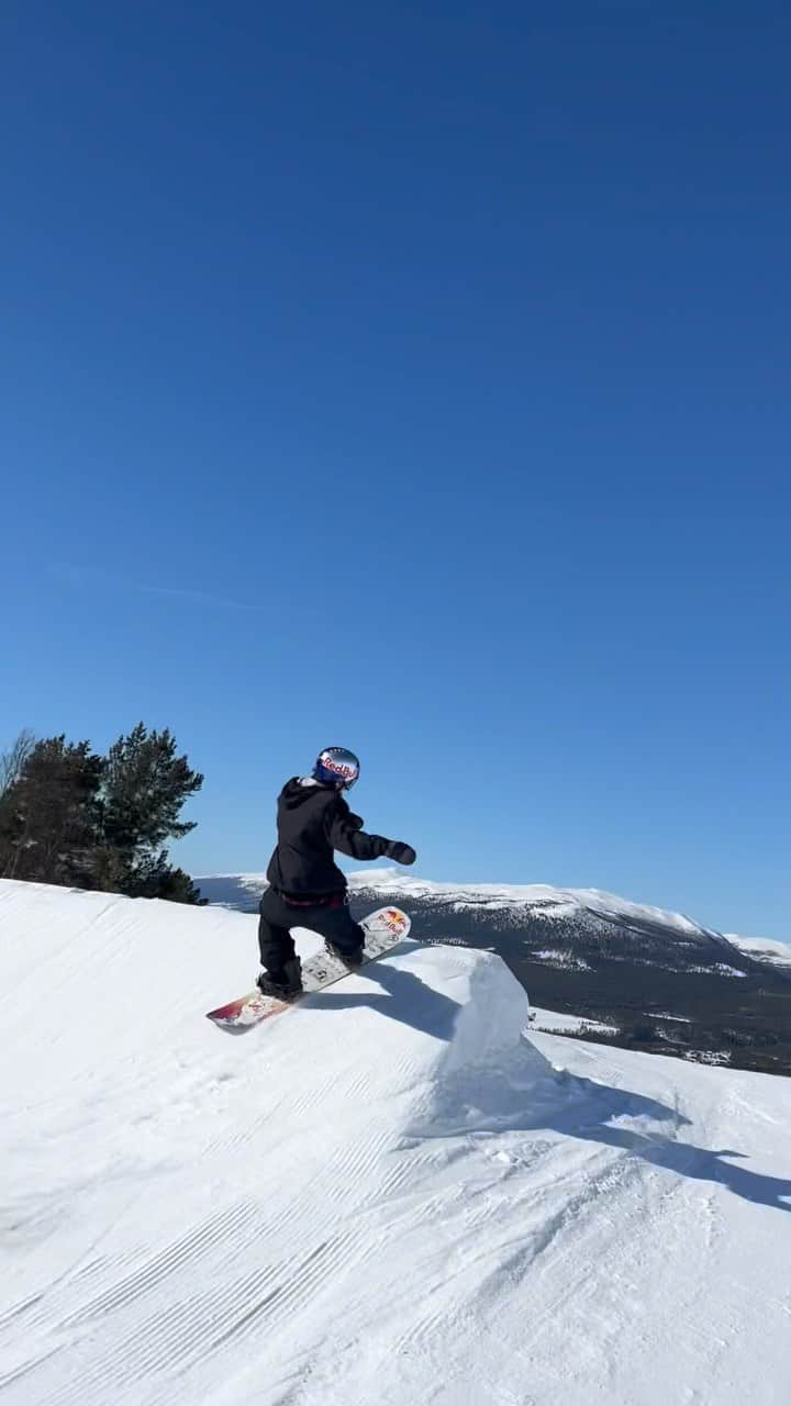 マルクス・クリーブランドのインスタグラム：「Feels good to be back home😈 cruise from today🫶🏼 vid: @martinhk」