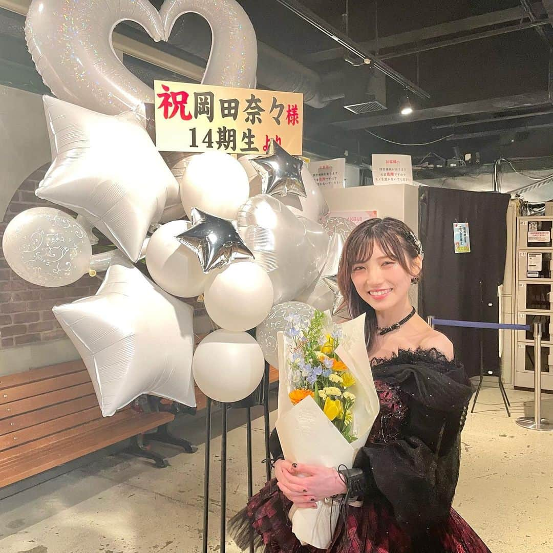 前田美月さんのインスタグラム写真 - (前田美月Instagram)「奈々、卒業本当におめでとう。  奈々とはオーディションから一緒だけど、ずっとずっと研究生の時からプロなんです。  なるべくしてAKBを背負うメンバーになったんです。  奈々みたいに全てに本気で、愚痴を言わず、真面目に、精一杯お仕事に向き合える人っているのかなって思うくらい人として本当に尊敬しかないです。  奈々みたいな人になれるように精進しなきゃなと感じます。  本当に10年と少しここまでお疲れ様😉 いっぱい会いたいなぁ☺️  14期とみぃちゃんだいすきって思った2日間でした💕」4月3日 0時22分 - mitsukimaeda