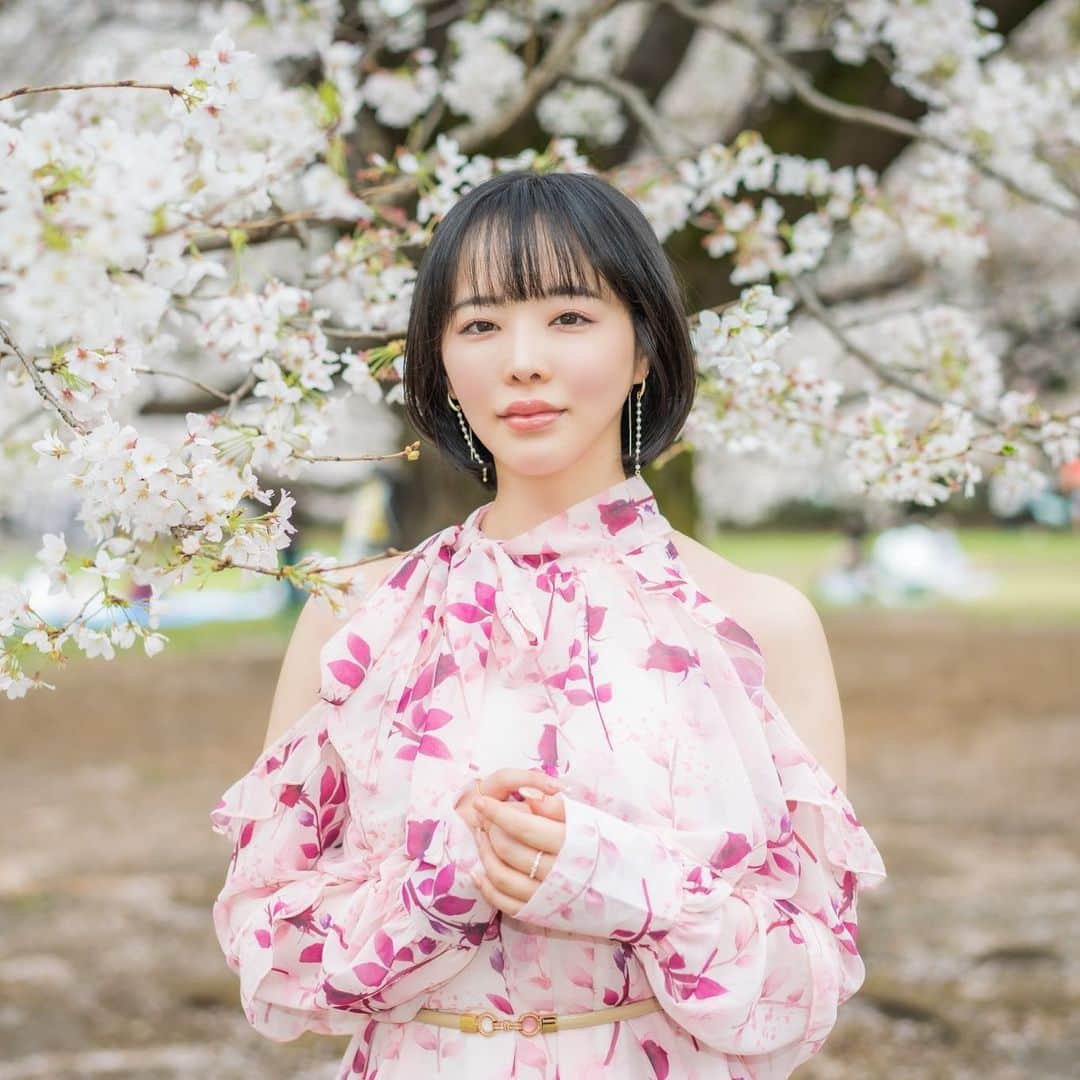 のインスタグラム：「🌸🌸🌸  #お花見 #桜 #ポートレート #東京  #お花見コーデ #お花見スポット #お花見デート #お花見🌸  #桜 #さくら #cherryblossom #cherryblossoms #cherry」
