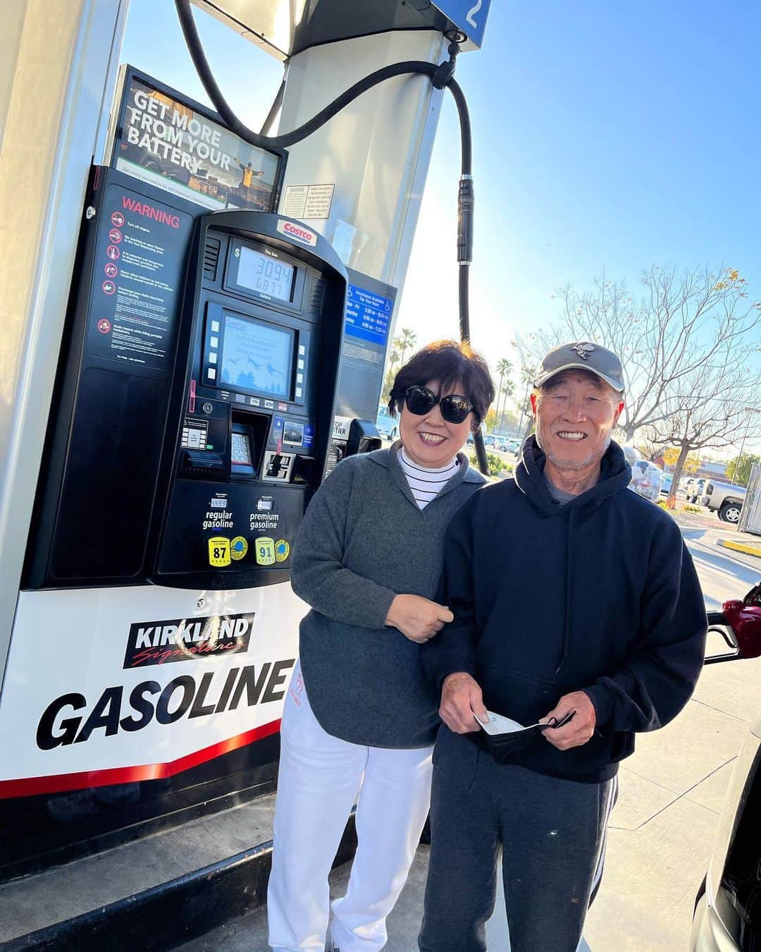 Costcoさんのインスタグラム写真 - (CostcoInstagram)「The first of many Costco Gas Station visits to come! Thanks, @miyuki_tb, for sharing! ⛽️」4月3日 1時00分 - costco