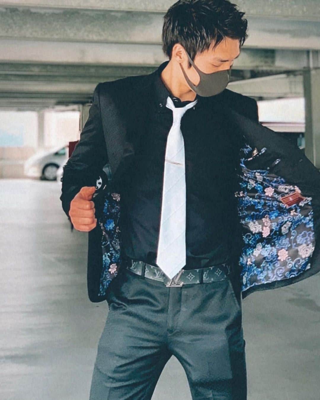 丸田陽七太のインスタグラム：「#丸田陽七太 #スーツ #louisvuitton」