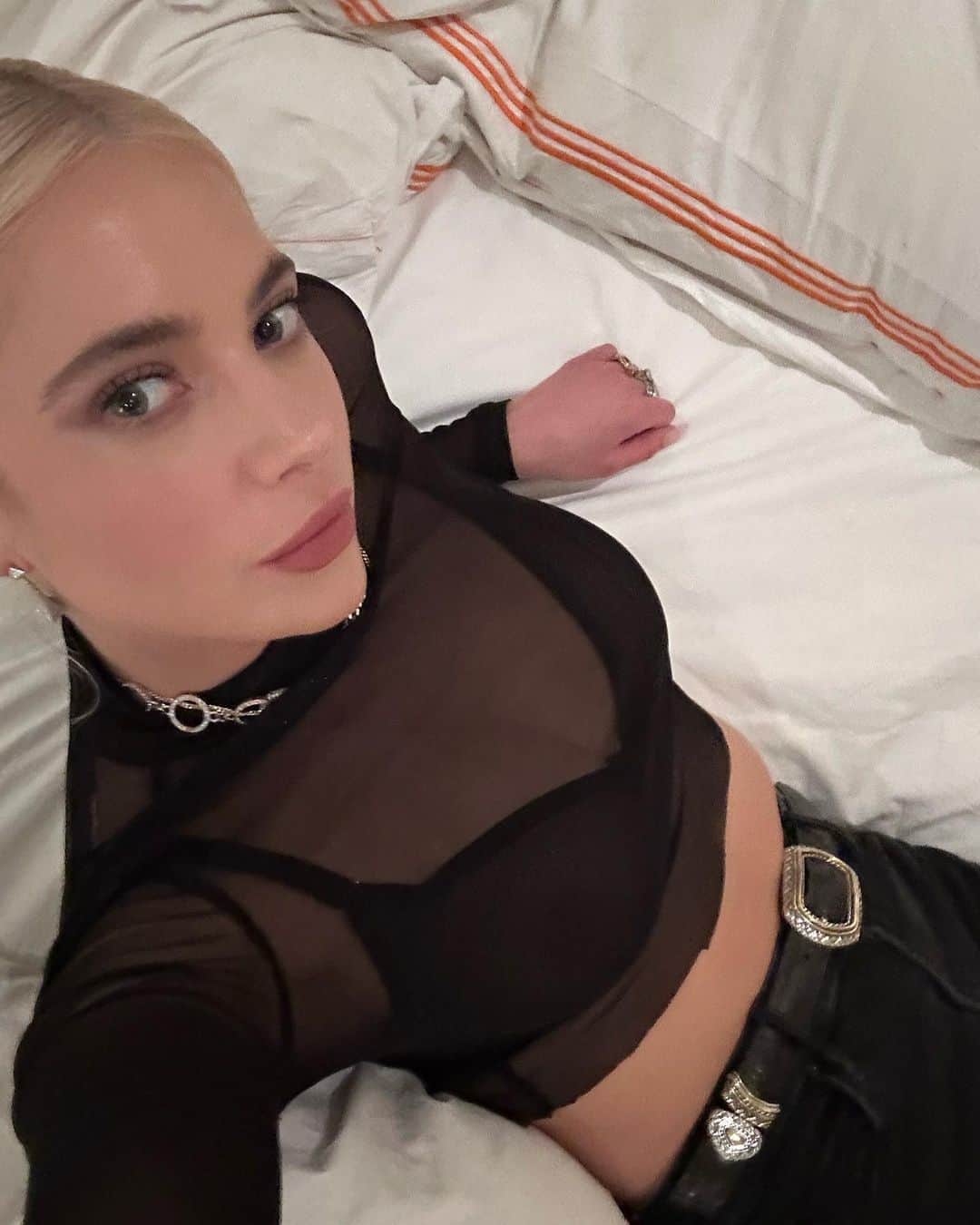 アシュレイ・ベンソンのインスタグラム：「🍋🍋🍋」