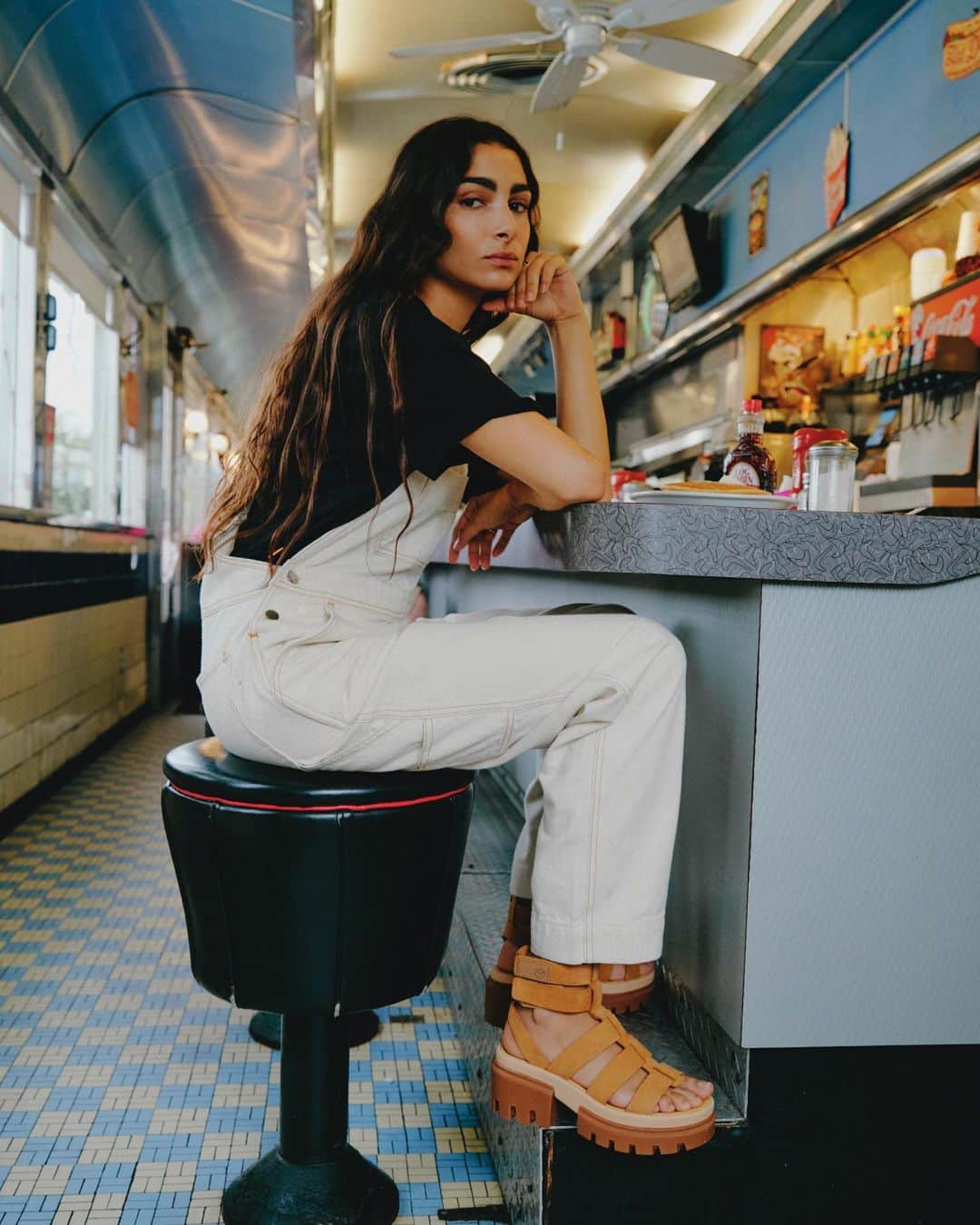 ティンバーランドのインスタグラム：「Sandal season has entered the chat ☀️ ​ ​ The Everleigh Gladiator sandal is available now worldwide. ​ ​ Tap the link in our bio to shop.​ ​ #Timberland50​ #BuiltForTheBold」