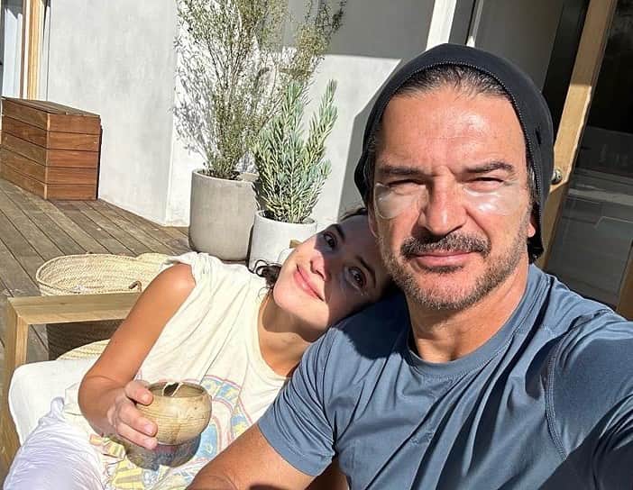 のインスタグラム：「Tratamiento de belleza obligado con la princesa.」