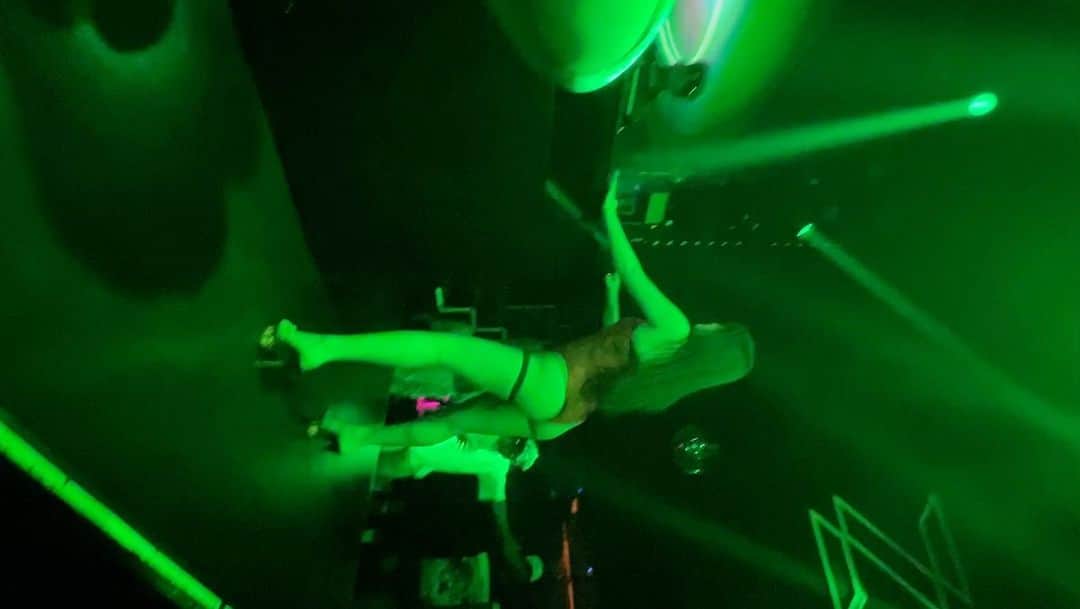 Maicovitaのインスタグラム：「はぁ！ 楽しかった♥️♥️♥️ @zeus_nightclub  #dancer  #club #model #live」