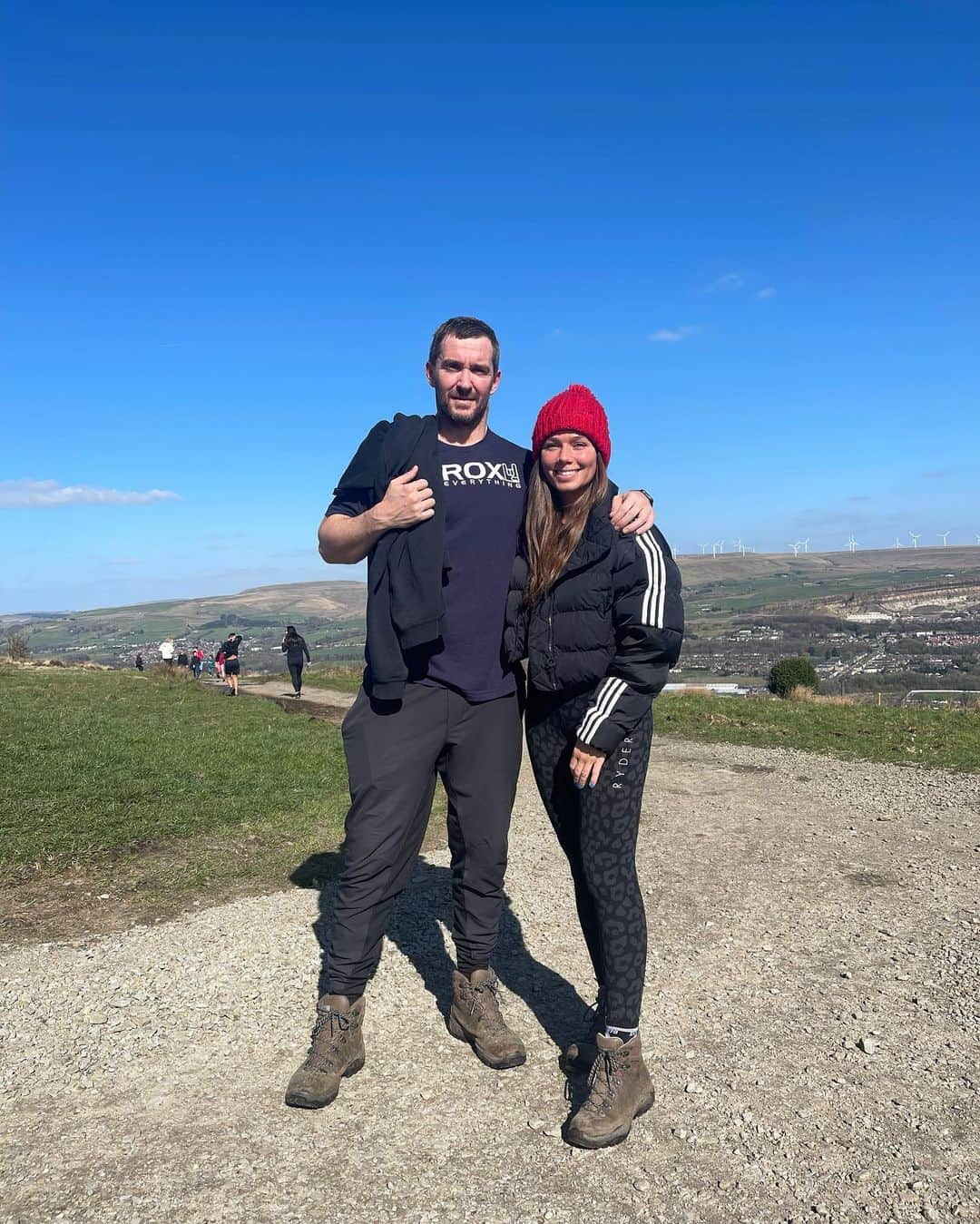 ニッキー・サンダーソンのインスタグラム：「Adventures with my ❤️ A Sunday well spent  #walk #walking #outdoors #greatoutdoors #countryside #hill #trek #sunday #sundaystroll #happysunday #happy #happygirl #myguy #love #ispymanchester #holcombehill #peeltower #adventure #adventures @anthonyquinny ❤️」