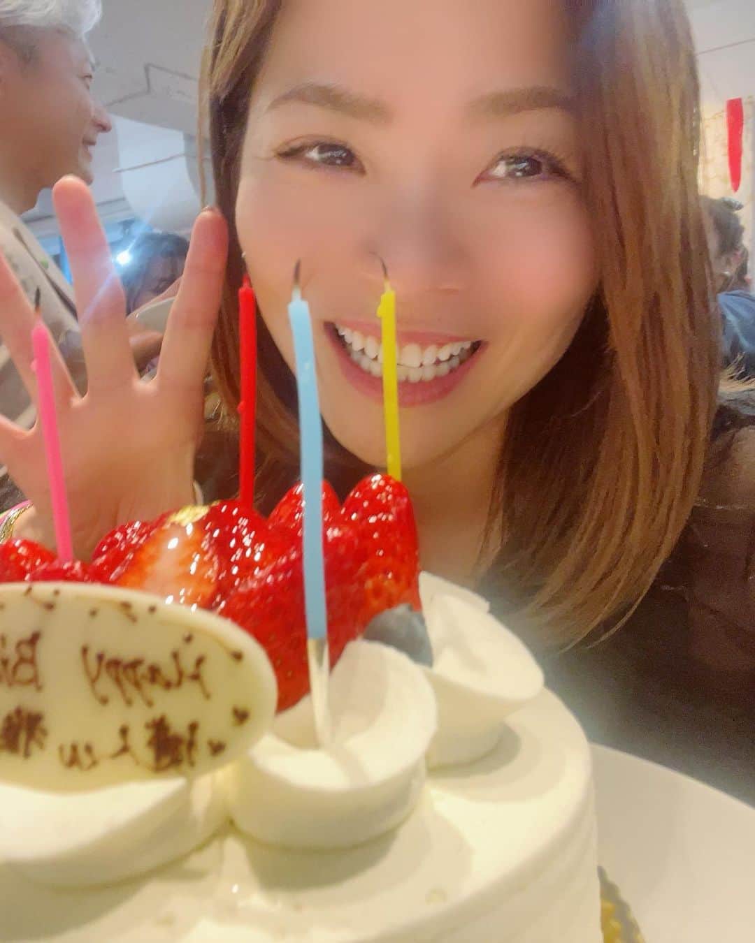 山田さくらさんのインスタグラム写真 - (山田さくらInstagram)「４月１４日は私のお誕生日*:ஐ(●︎˘͈ ᵕ˘͈) いくつになってもお祝いされることは嬉しいこと！！  お誕生日メッセージ待ってます*:ஐ(●︎˘͈ ᵕ˘͈)w  私は幸せ者です💕 いつもたくさんの方々に助けられてます。  いつもありがとうございます🌸🌸🌸  @sakura.yamada0414   #誕生日 #happybirthday #happy #happyday #お祝い #お祝いプレート #サプライズ #サプライズプレート #誕生日プレゼント #誕生日サプライズ #friend #friends #お祝いごはん #友達募集中 #ビジネス #主婦 #主婦の知恵」4月3日 13時23分 - sakura.yamada0414