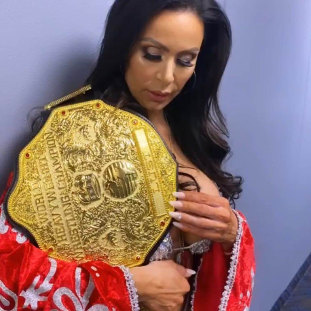 Kendra Lustさんのインスタグラム写真 - (Kendra LustInstagram)「#acknowledgeme #wrestlemania39 another great #wrestlemania #hollywood 🙌🏻 #wwe #wweuniverse」4月3日 13時31分 - kendralust