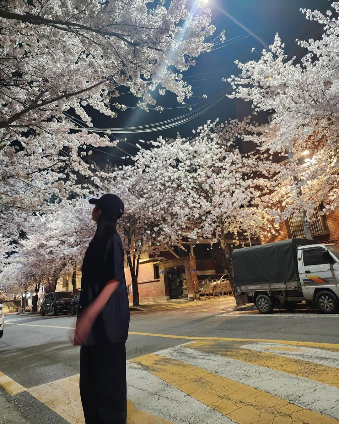 ITZYさんのインスタグラム写真 - (ITZYInstagram)「꽃구경🌸」4月3日 13時45分 - itzy.all.in.us