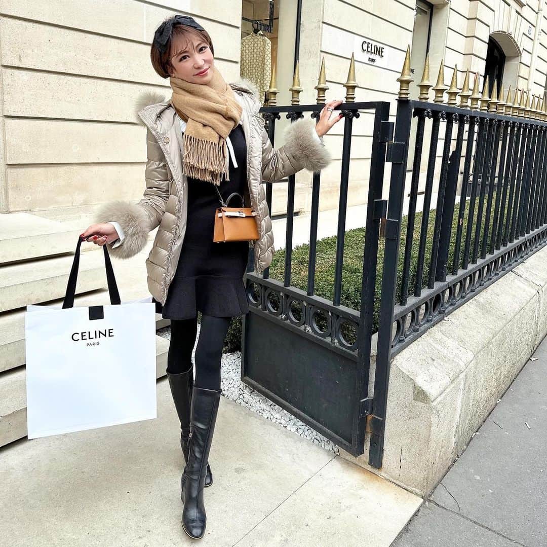 坂井雪乃のインスタグラム：「shopping day🛍👗👠❤️✨  日本には入荷されていない物がたくさんで見ているだけでワクワクが止まらない🥰🫶✨✨  お買い物しすぎて反省🥹🥲 パリは誘惑の街だ🕳🕳🦆🇫🇷  #shopping #fashion  #パリ #paris #hermès  #celine #jacquemus #chanel  #yukino_travels」