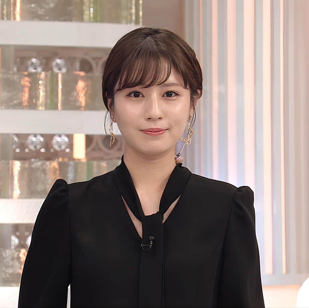 女子アナ好き男のインスタグラム：「#堤礼実 アナ📸✨ * * #フジテレビ #tsutsumireimi #livenewsα#フジテレビアナウンサー #女子アナ #美人 #美女#美脚 #hair #衣装 #女子アナコーデ #可愛い #model #news#競馬 #umajo #みんなのkeiba #keiba #instafashion  #sexy#photooftheday#coordinate#fff#つつみん#tiktok#コスプレ#love#ootd」