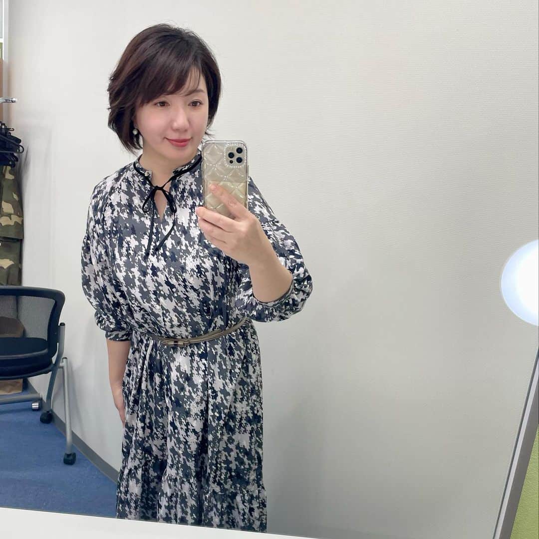 角田華子のインスタグラム：「#福岡ニュースファイルcube   #衣装 #グレディブリリアン #ワンピース  でした。 #来週もよろしくお願いします」