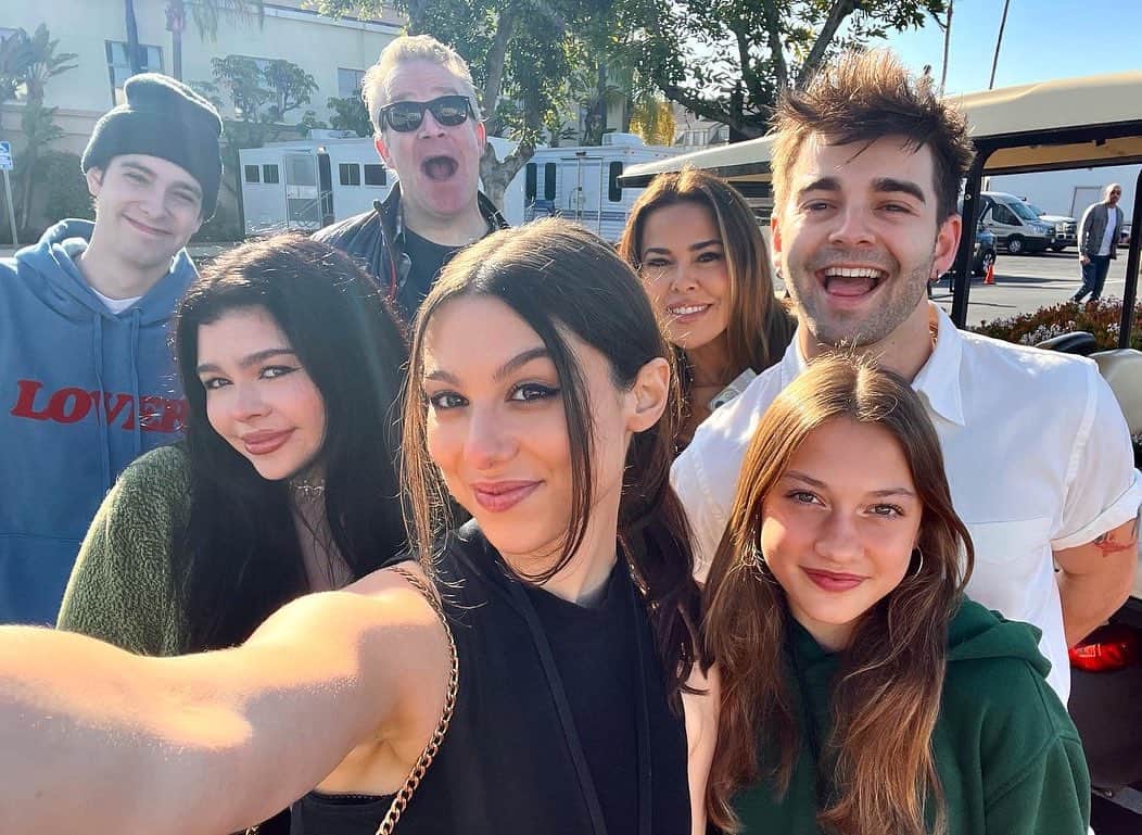 のインスタグラム：「first day of school ⚡️」