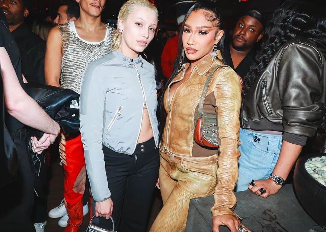 ケイリン・ルッソのインスタグラム：「Thx @diesel 🌬️」