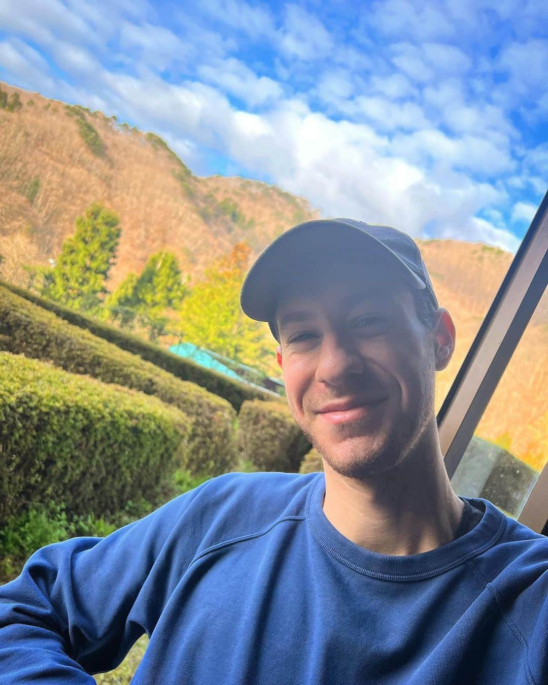 ジェイソン・ブラウンのインスタグラム：「Good Morning Japan! おはようございます！☀️🥰🎌  #japan #travel #tour #iwate #figureskating #show #iceshow #goodmorning #morning」