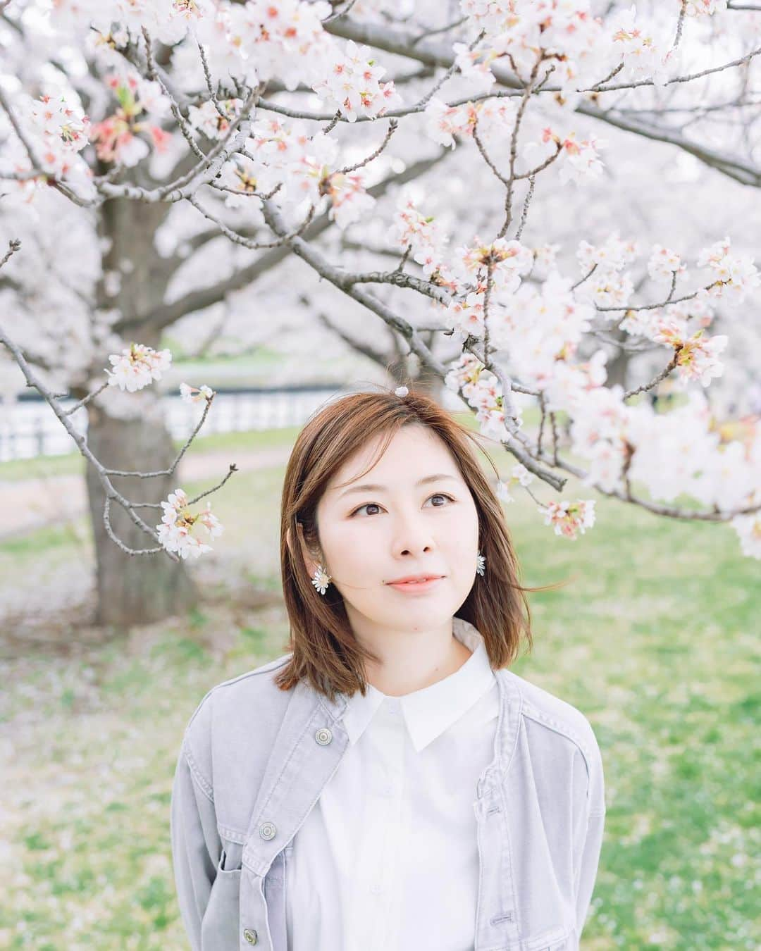 吉野史桜のインスタグラム：「🌸🌸 Photo by @genphotogenic   #ポートレート  #写真 #photography #photo #photoshoot #portrait #桜 #さくら #🌸 #春 #spring #赤羽」