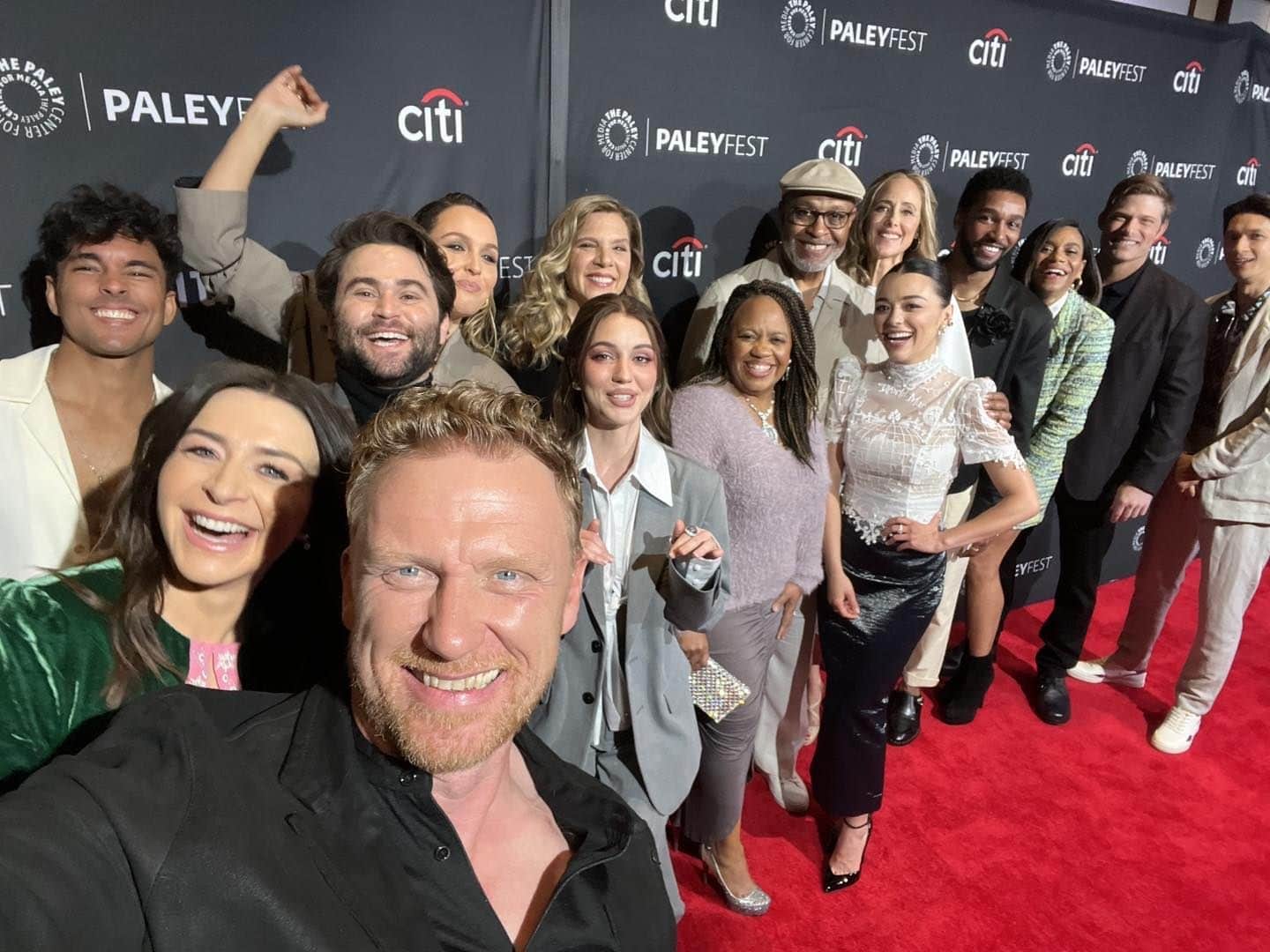 ケヴィン・マクキッドのインスタグラム：「@greysabc #paleyfestival  you’re welcome !」