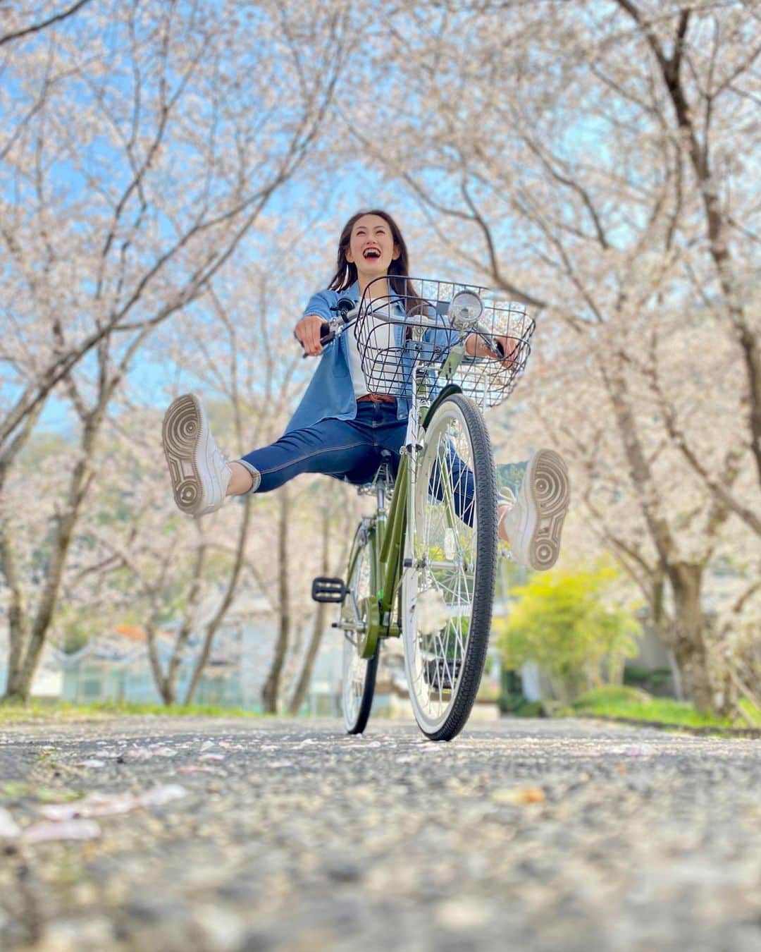 のインスタグラム：「さくらのトンネル☺️🌸 #桜 #cherryblossom  #photographer @gommegumi」