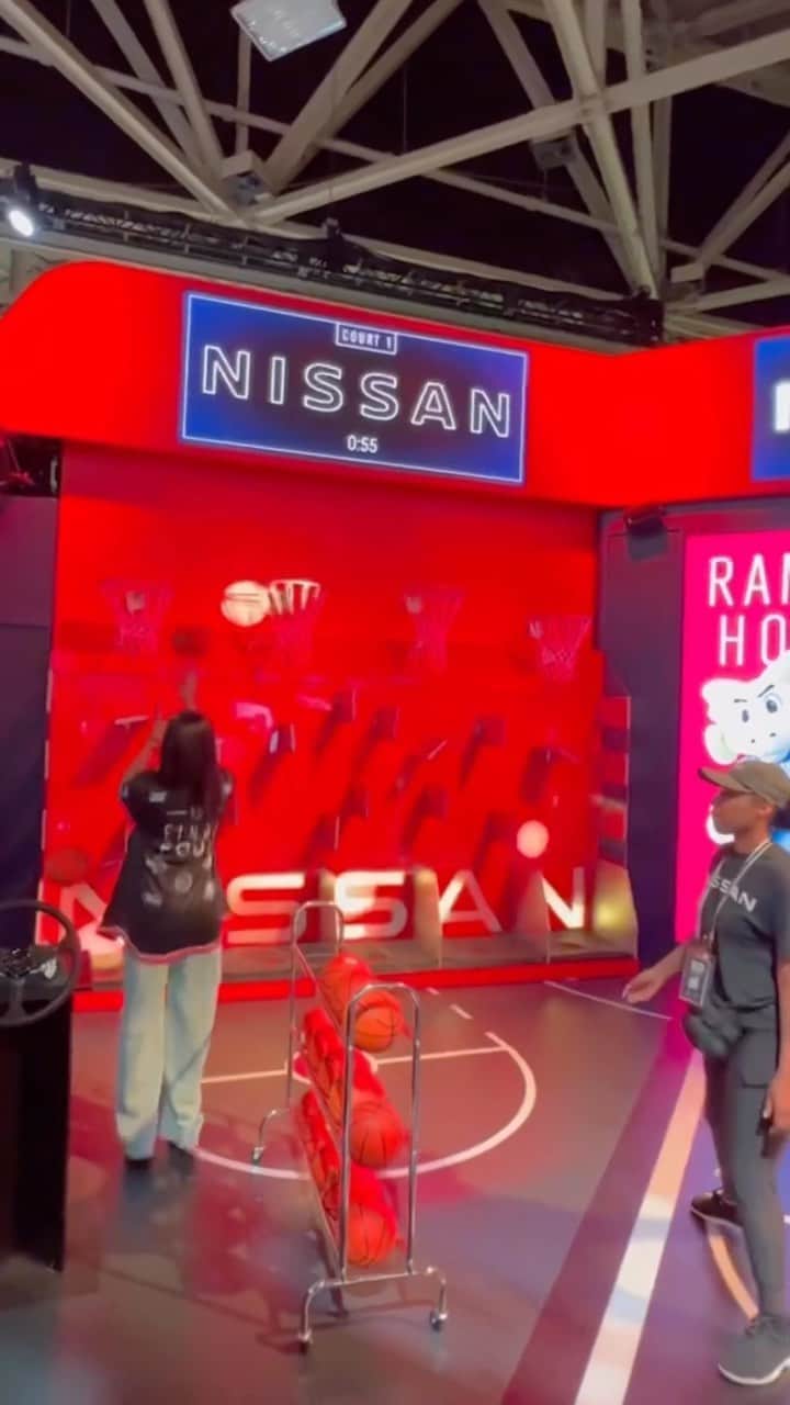 アリソン・フェリックスのインスタグラム：「A weekend away hanging out in Dallas w/ @nissanusa at Tourney Town for Women’s Final Four. 🏀 Until next time ✌🏾  #nissanpartner」