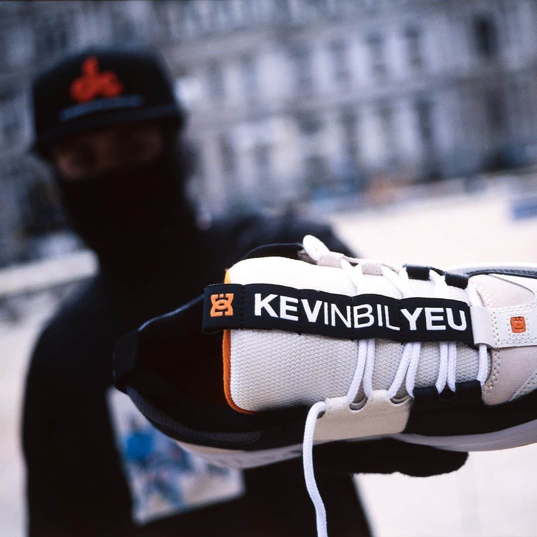 DCシューズのインスタグラム：「@kevin_bilyeu Lynx OG Collection 👀  Dropping next Saturday, April 8th at 9AM PDT. ⏰」