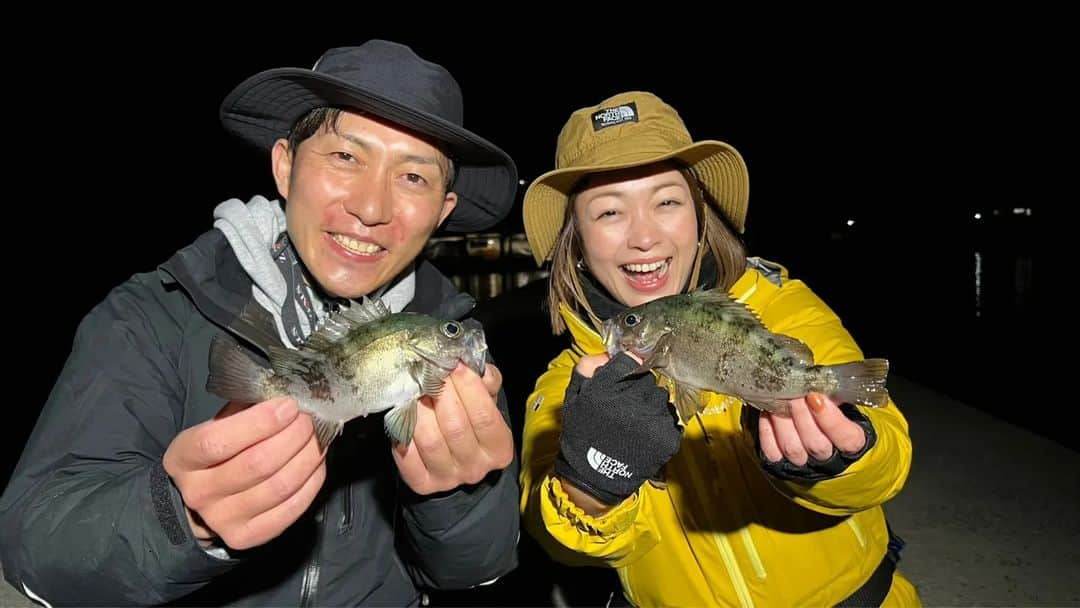 小雪のインスタグラム：「🎣 #釣りビジョン 発見！すごかby九州 天草でのメバル釣り楽しすぎたー！！！  2枚目の先生と私の顔😂 でかくない？！って驚いてる笑 是非、放送でご確認ください😁  今夜8時～初回放送です！ 春の訪れを告げるメバルと 天草の自然最高でした◎  #メバル #釣り #天草 #上天草市  新年度今日から新たなスタートの方も多いかな～ ドキドキわくわく 頑張って行きましょう☺️」