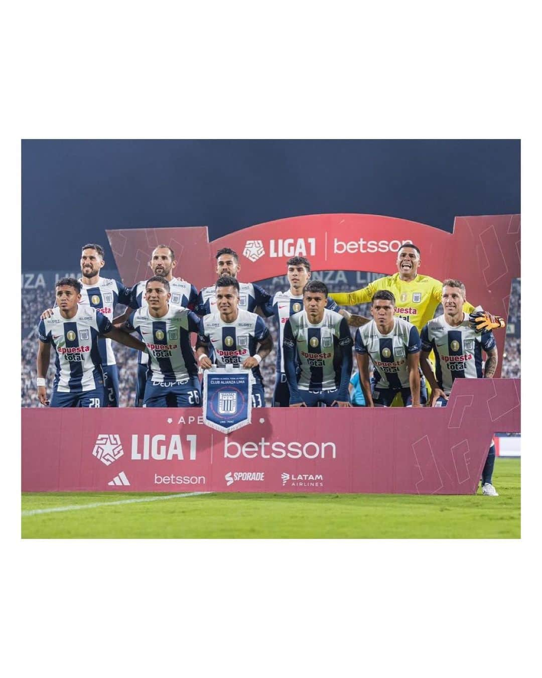 サンチャゴ・ガルシアのインスタグラム：「Gracias 💙 #arribaalianza」